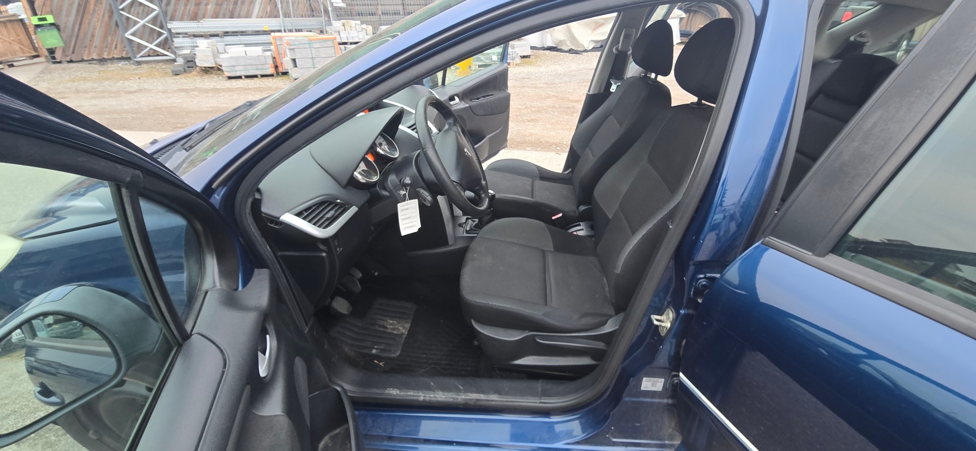 PEUGEOT 207 SW 1.4 16V Sport-image-7