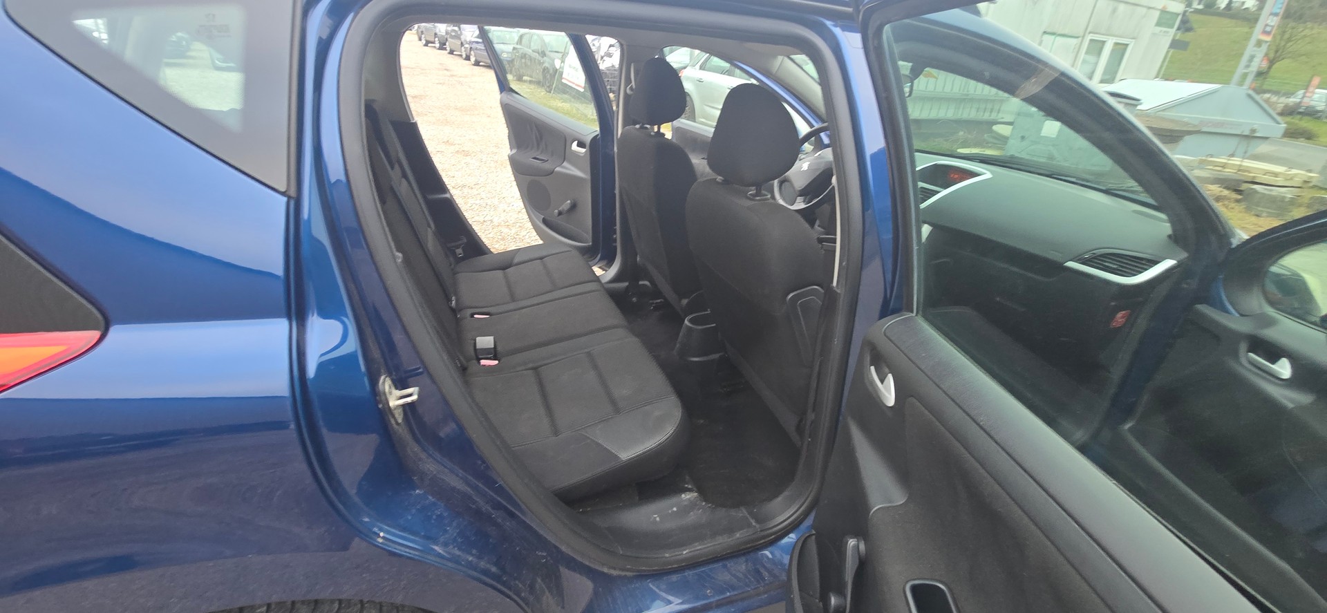 PEUGEOT 207 SW 1.4 16V Sport-image-10