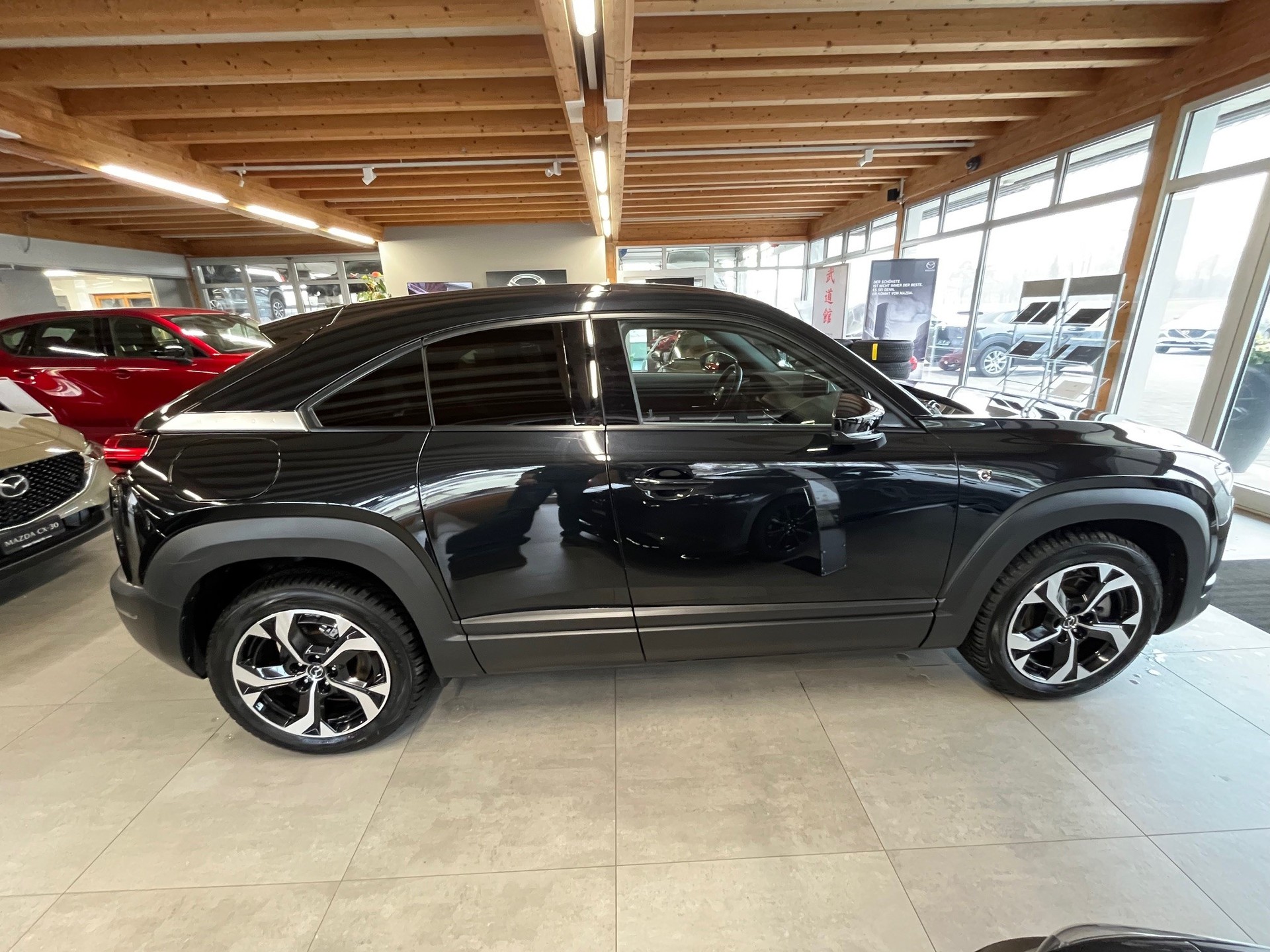 MAZDA MX-30 PHEV e-Skyactiv R-EV 170 Makoto-image-3
