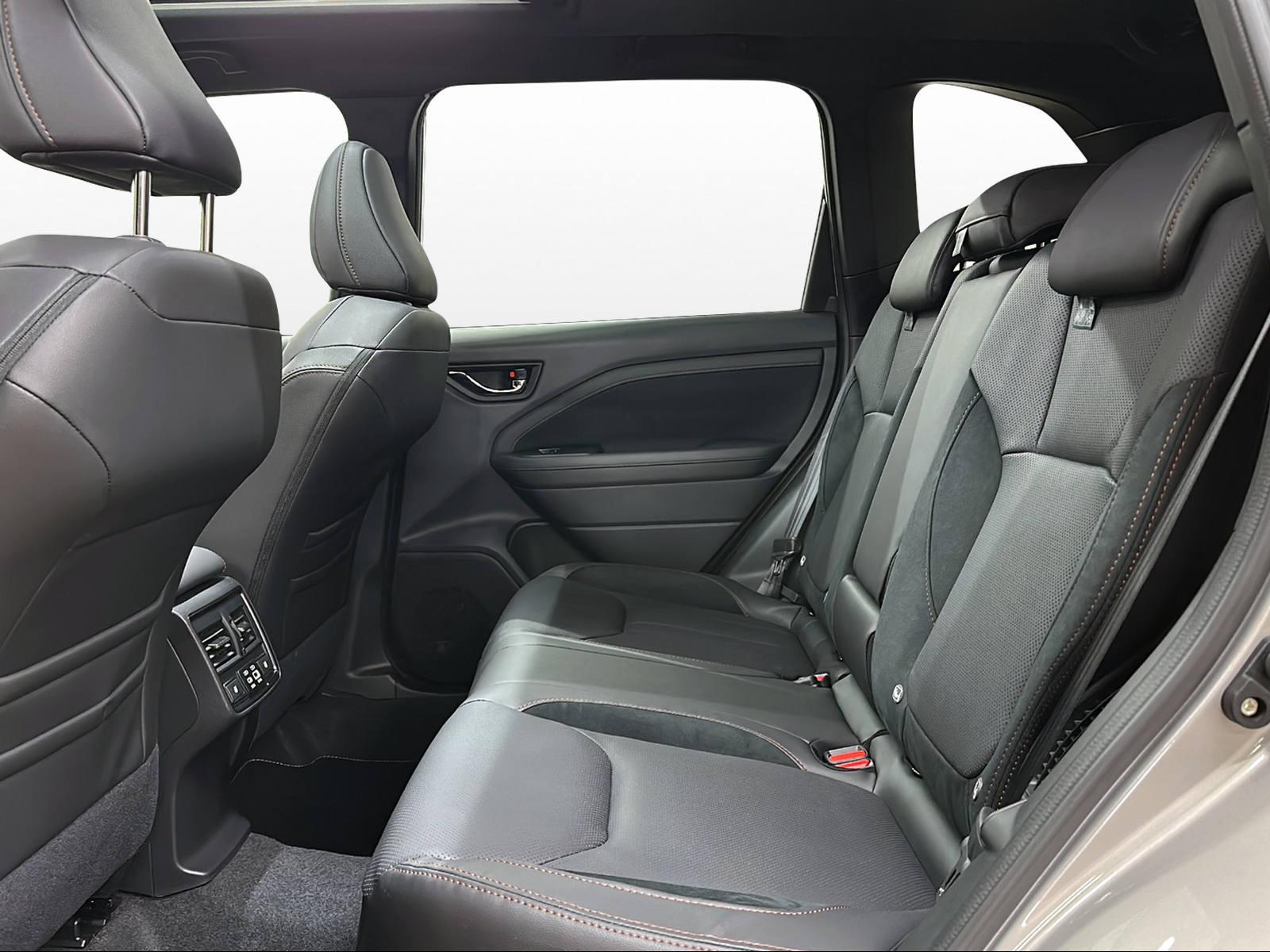SUBARU Forester Station 2.0i e-Boxer Luxury-showroom-element-2