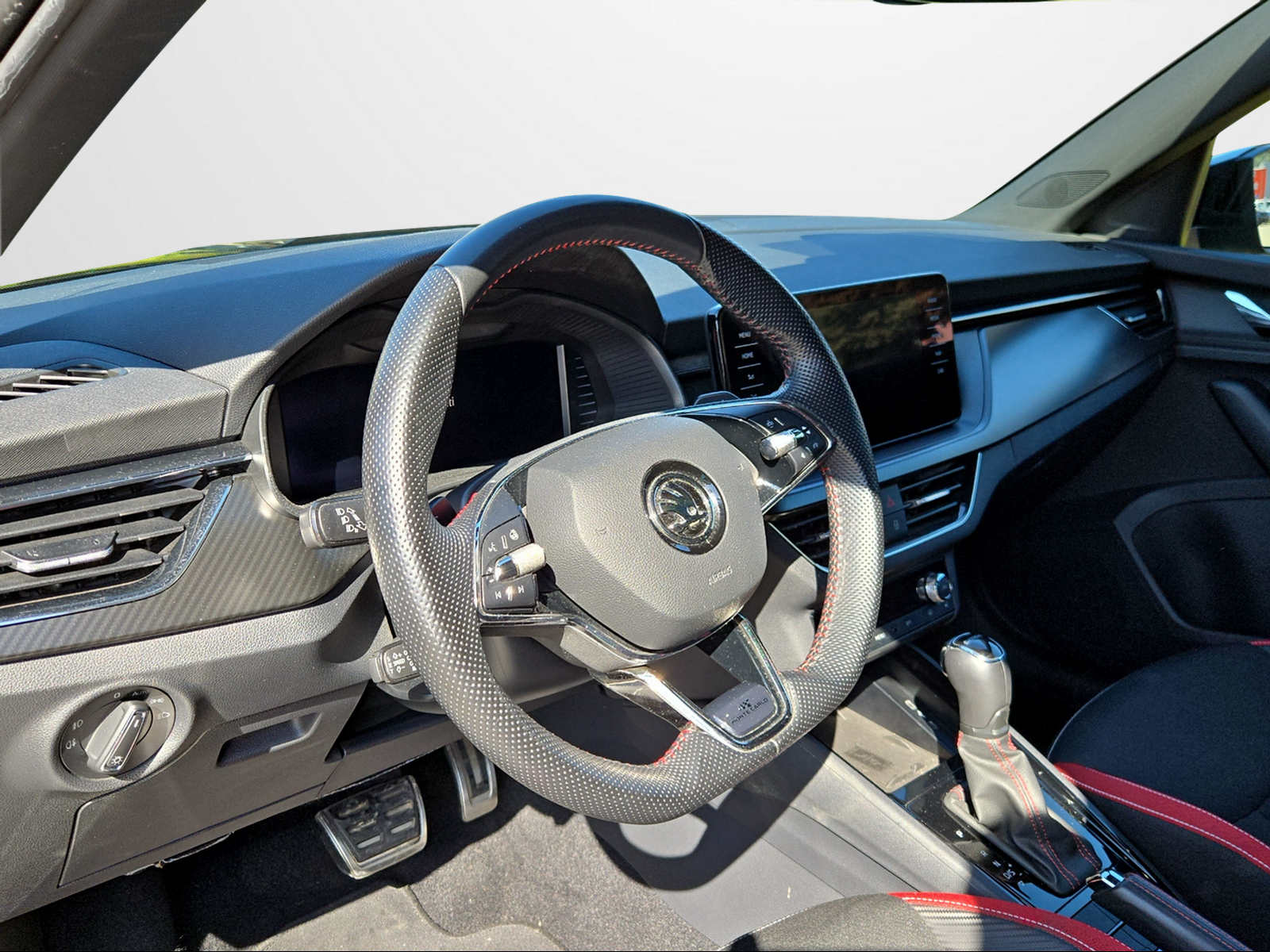 SKODA Kamiq 1.0 TSI Monte Carlo DSG-image-9