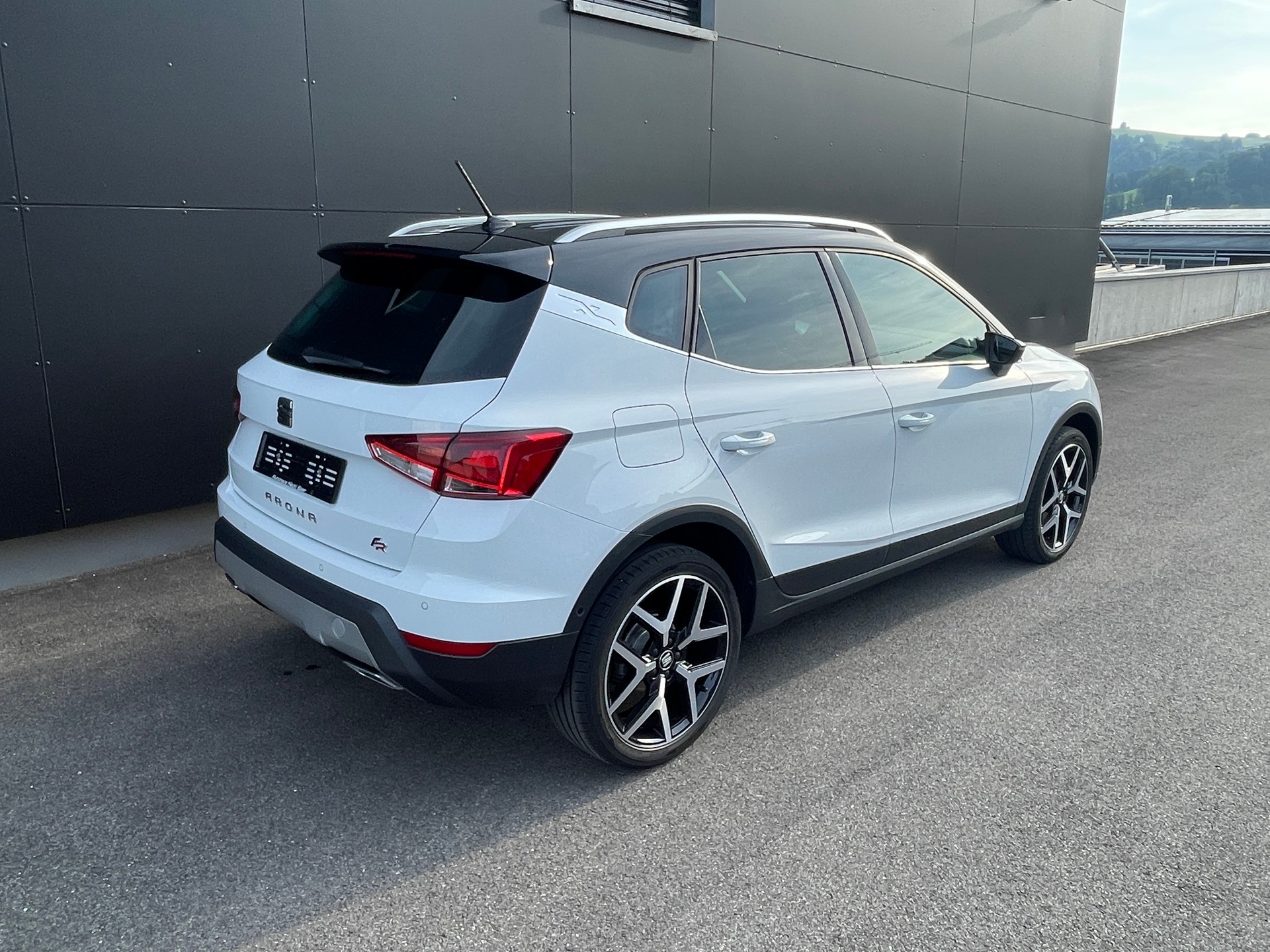 SEAT Arona 1.5 Eco TSI Hola FR DSG-image-5