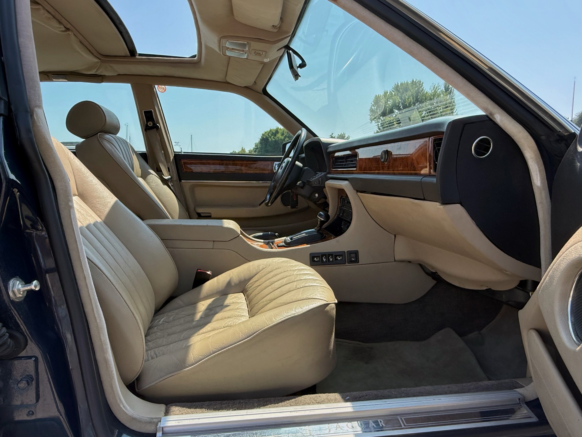 JAGUAR XJ6 4.0 Sovereign • nur 40’000 km • ab MFK-image-9