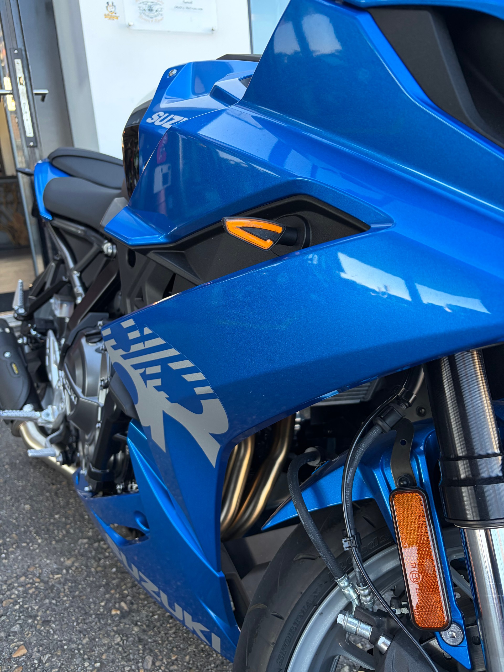 SUZUKI GSX 8 R-image-3