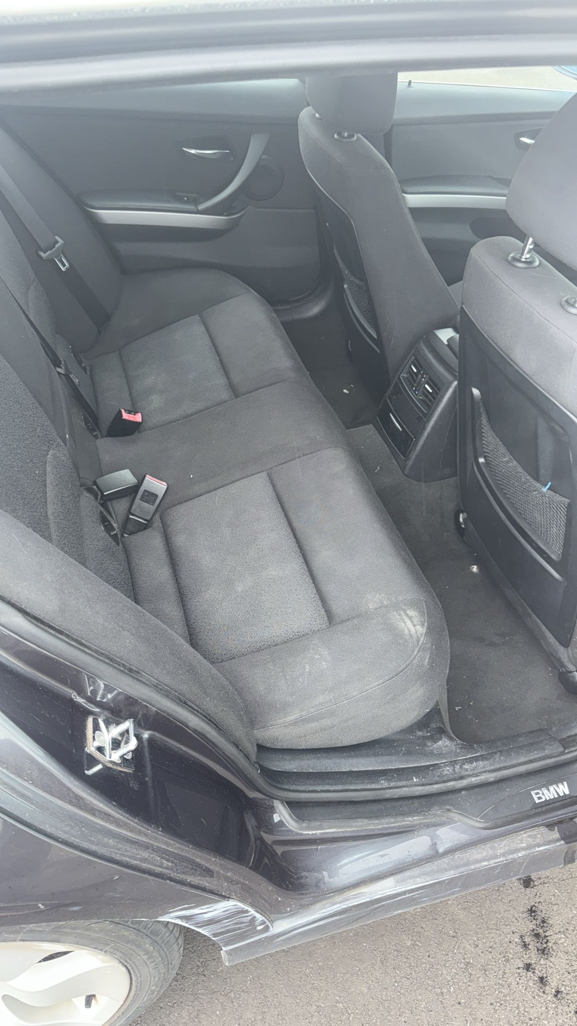 BMW 325xi-image-6