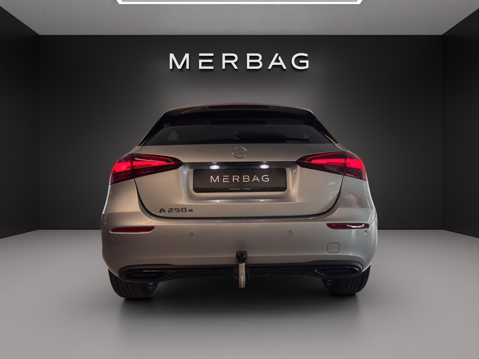 MERCEDES-BENZ A 250 e EQ Star 8G-DCT-image-4
