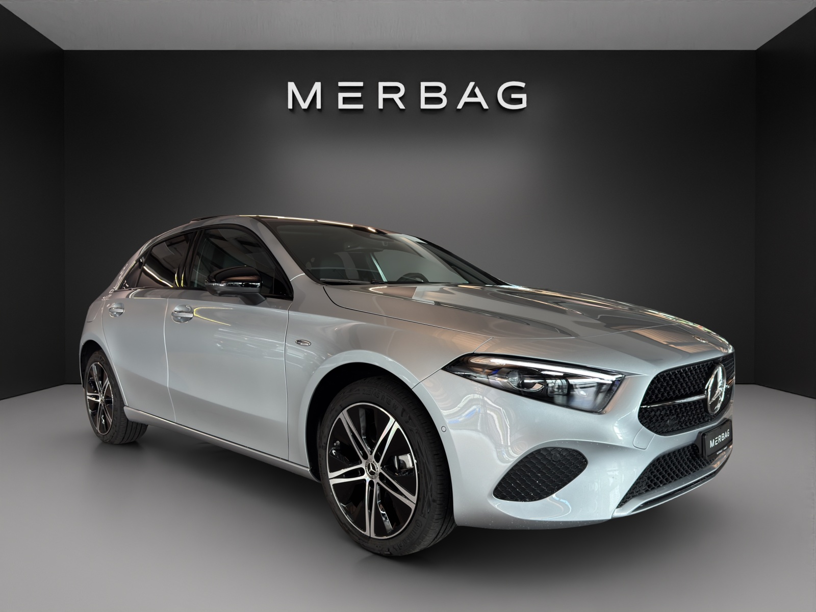 MERCEDES-BENZ A 250 e EQ Star 8G-DCT-image-0