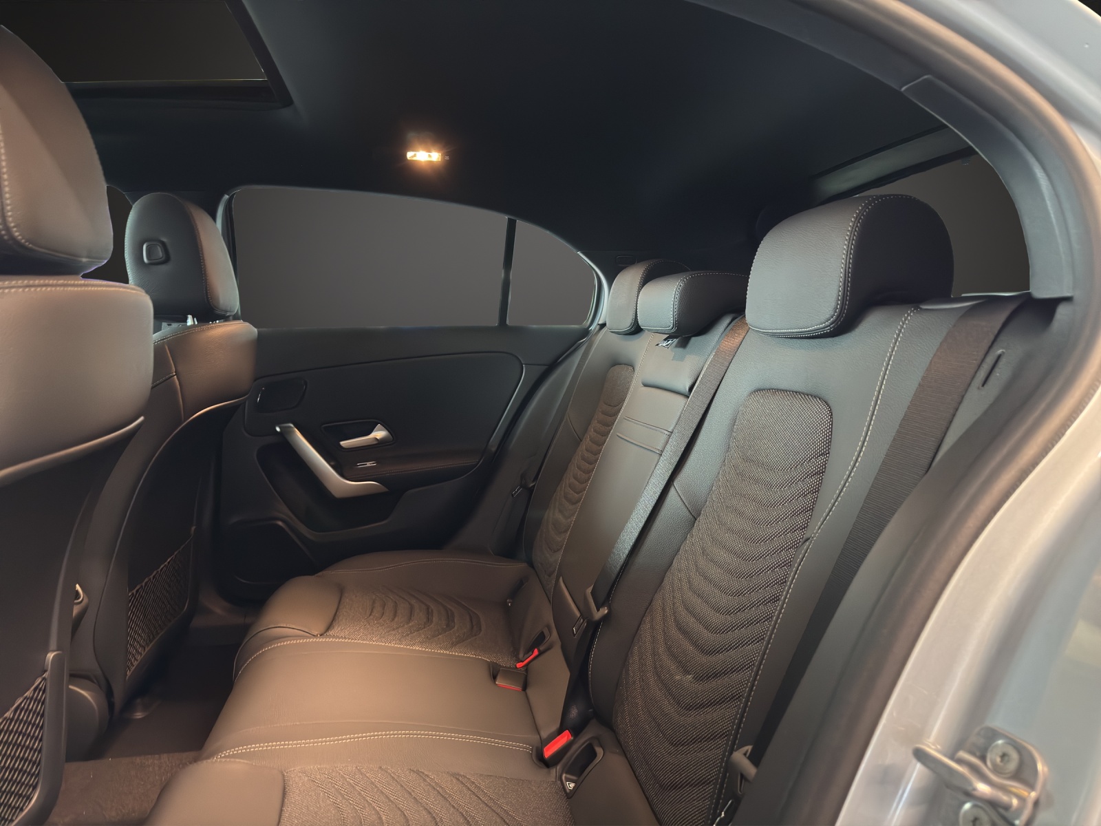 MERCEDES-BENZ A 250 e EQ Star 8G-DCT-image-11