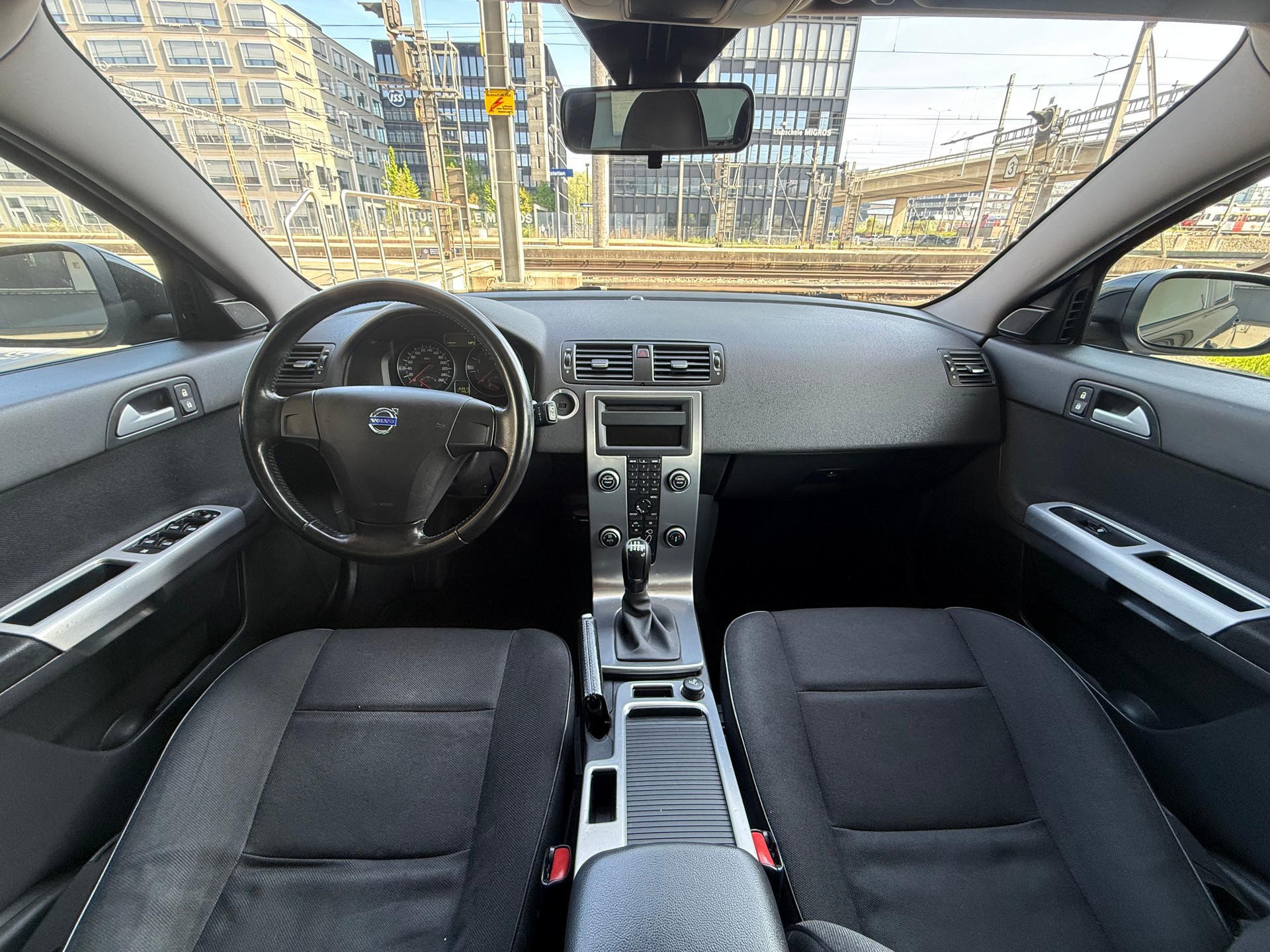 VOLVO V50 T5 Kinetic-image-10