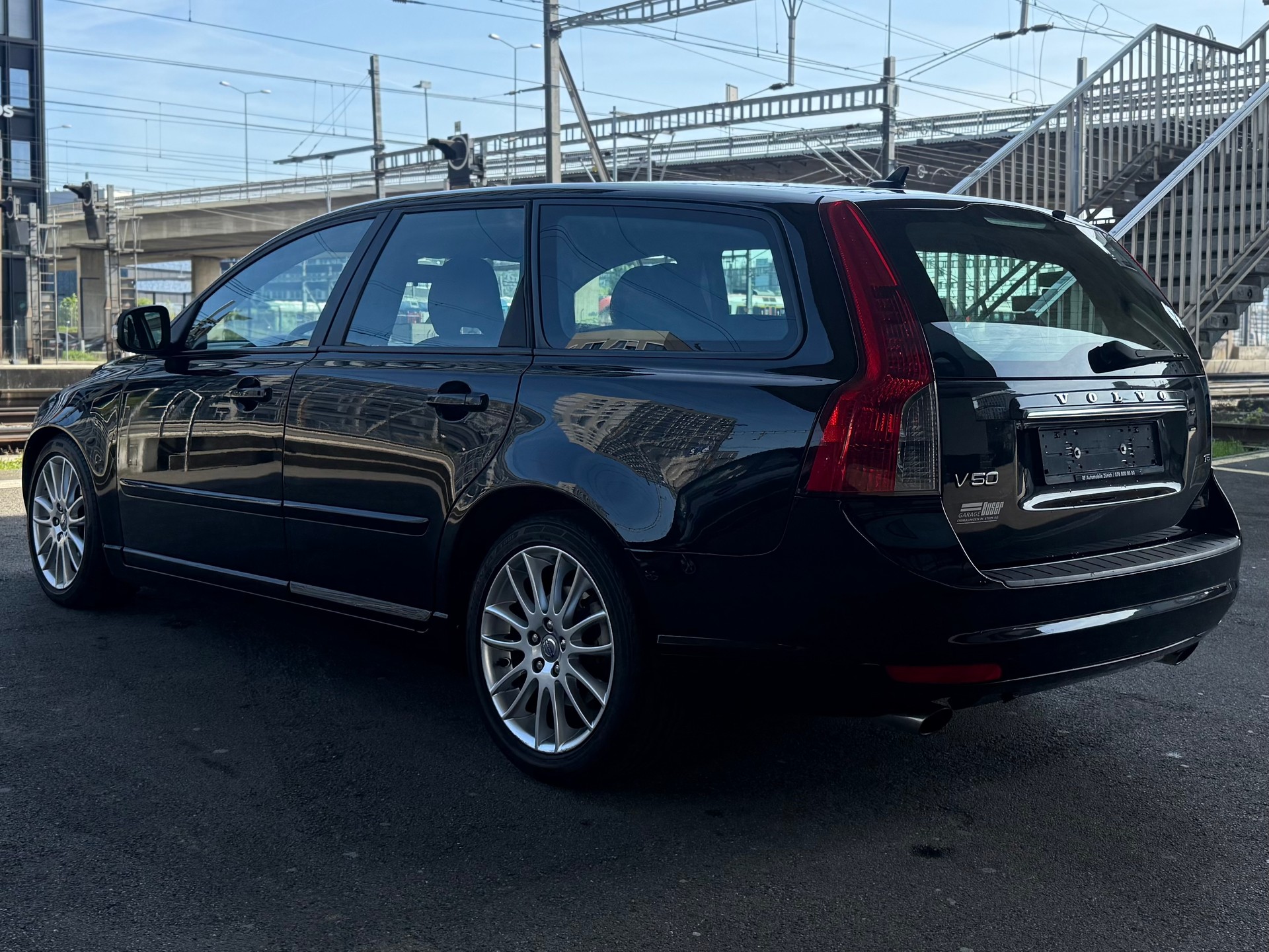VOLVO V50 T5 Kinetic-image-7