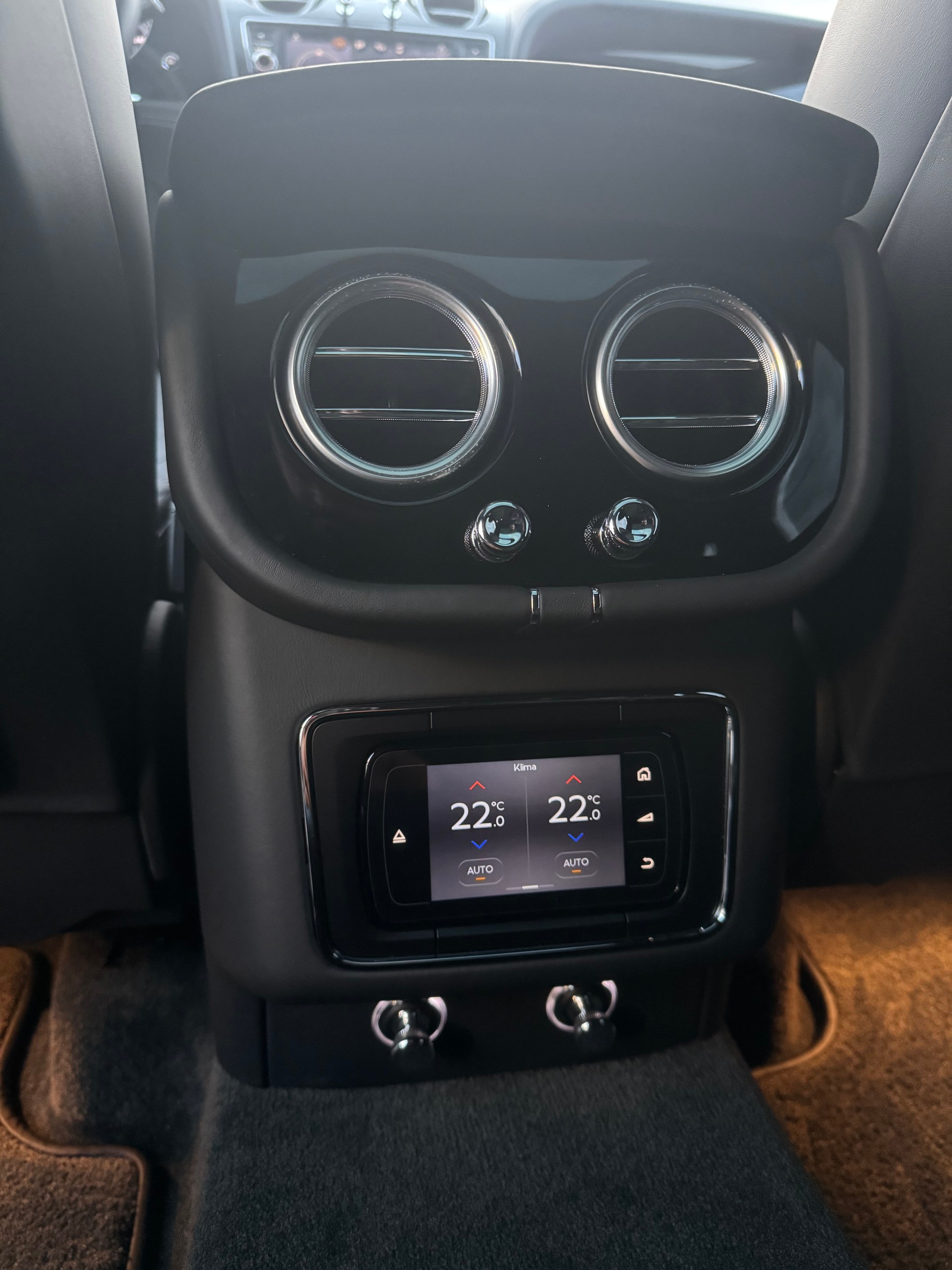 BENTLEY Bentayga W12-image-13
