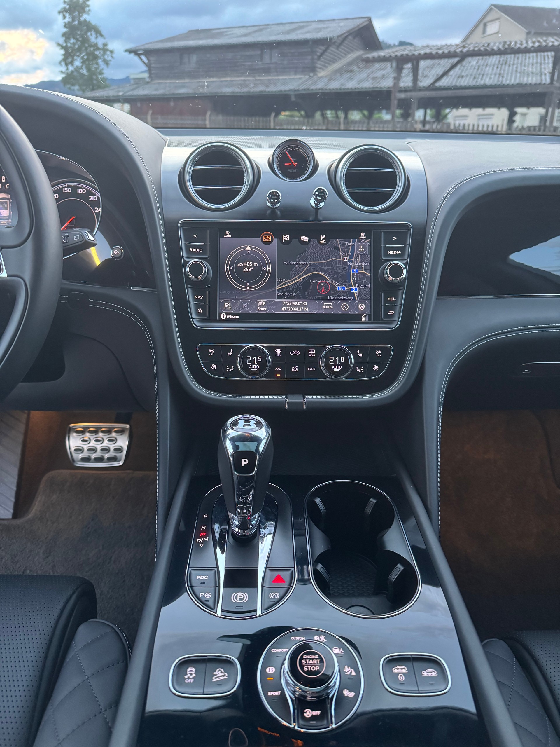 BENTLEY Bentayga W12-image-12