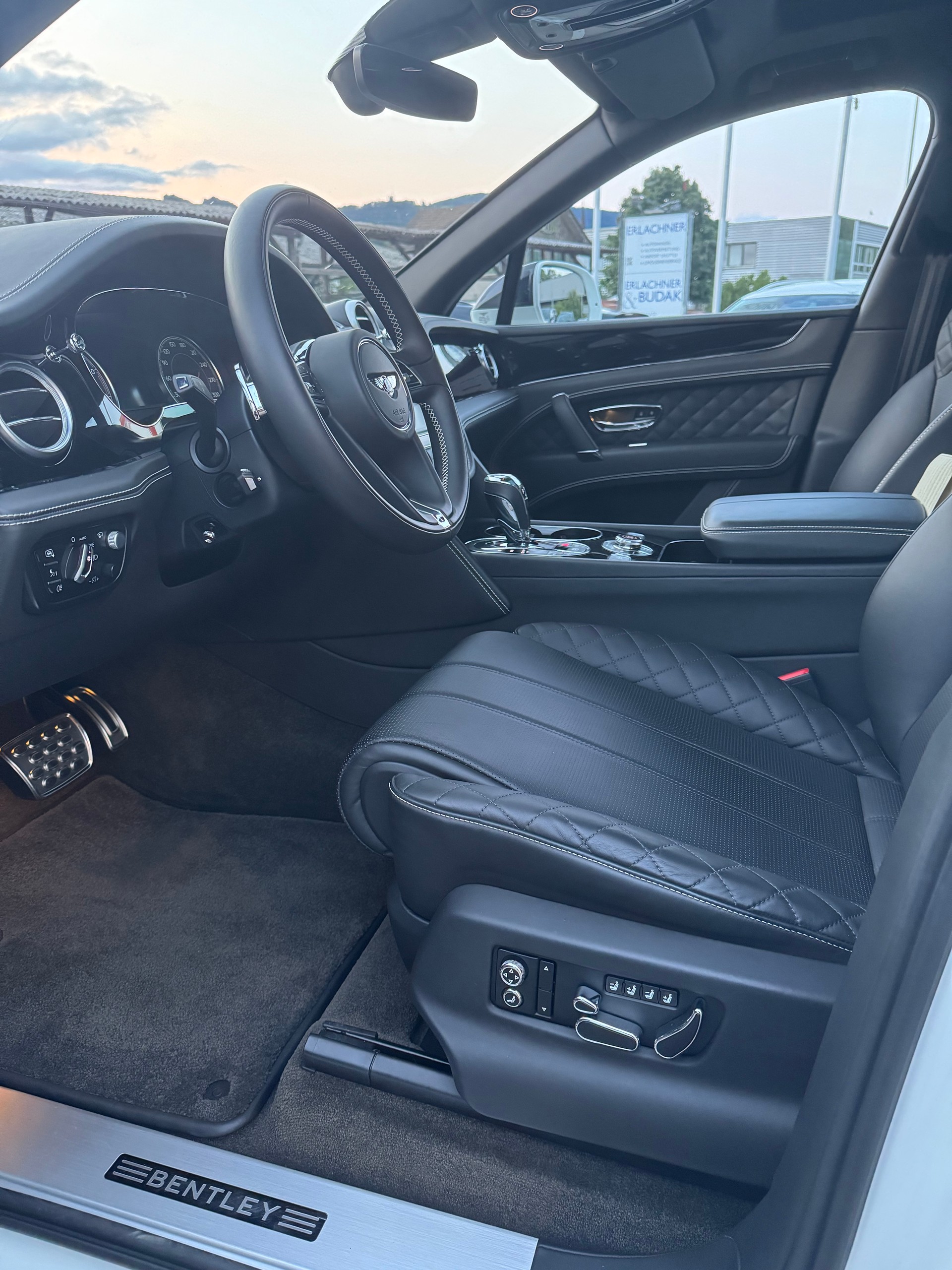 BENTLEY Bentayga W12-image-6
