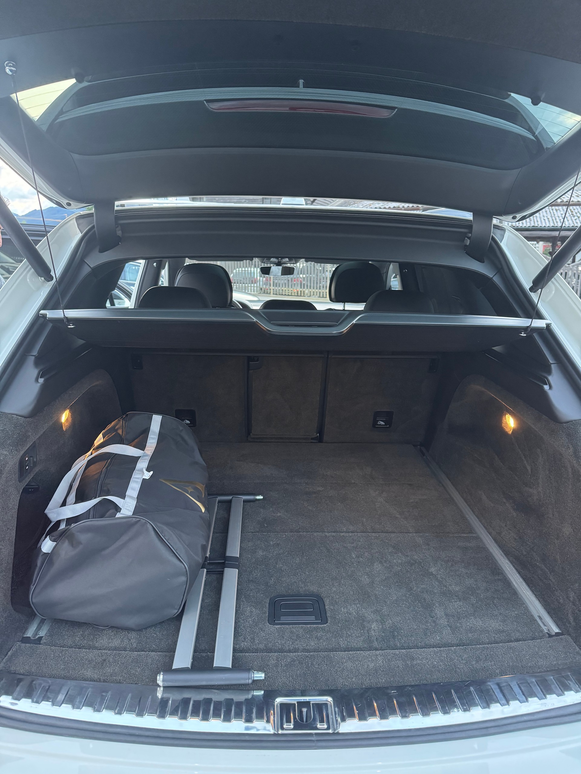 BENTLEY Bentayga W12-image-14