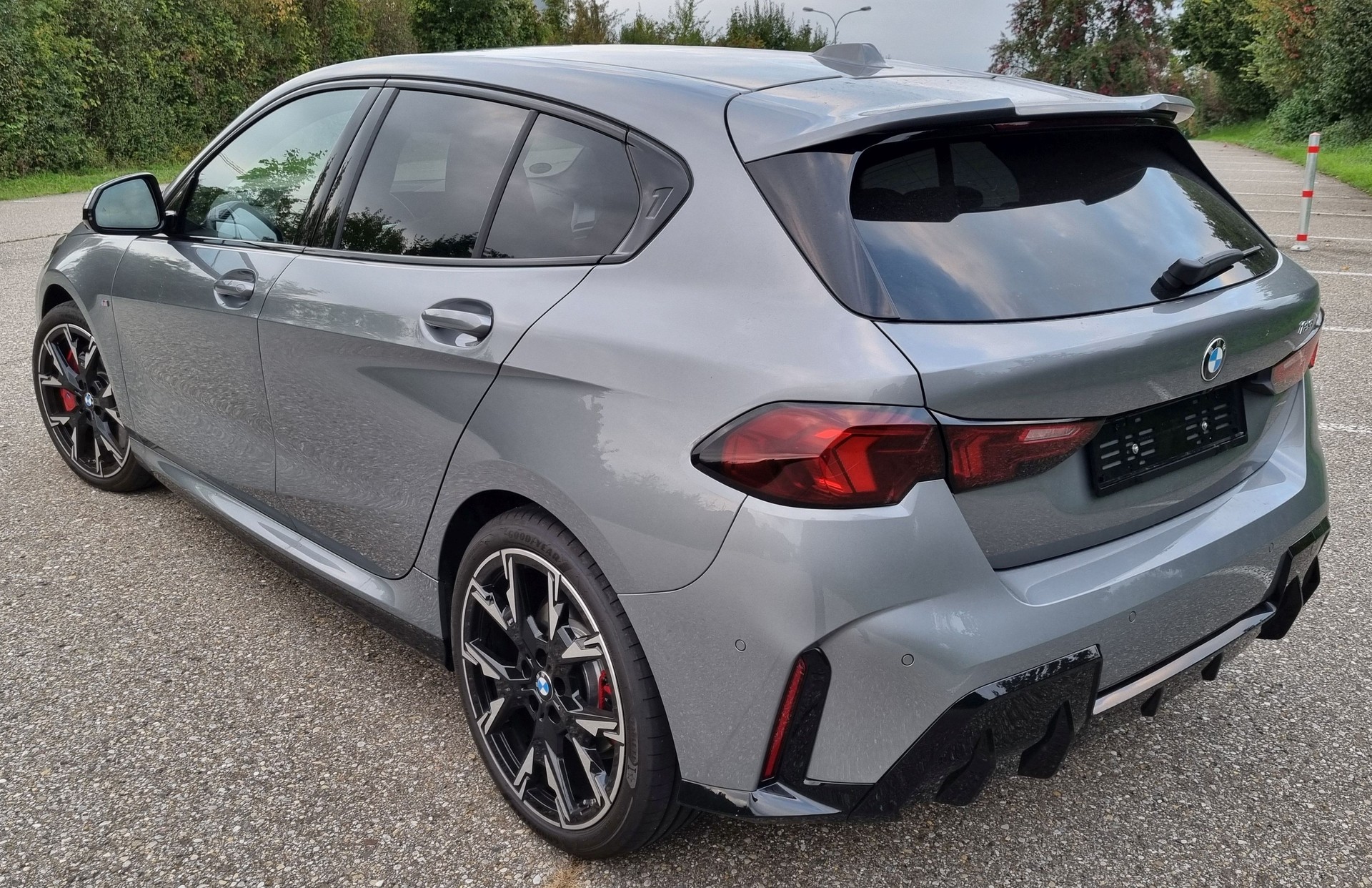 BMW 123 xDrive M Sport Pro Steptronic-image-3