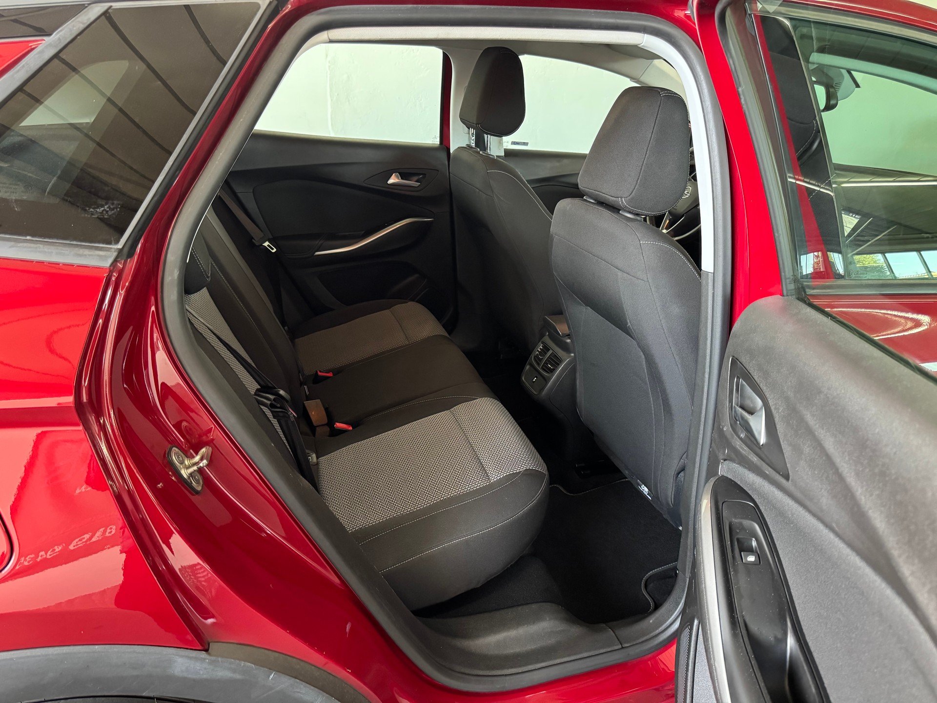 OPEL Grandland X 1.2i TP Ultimate-image-19