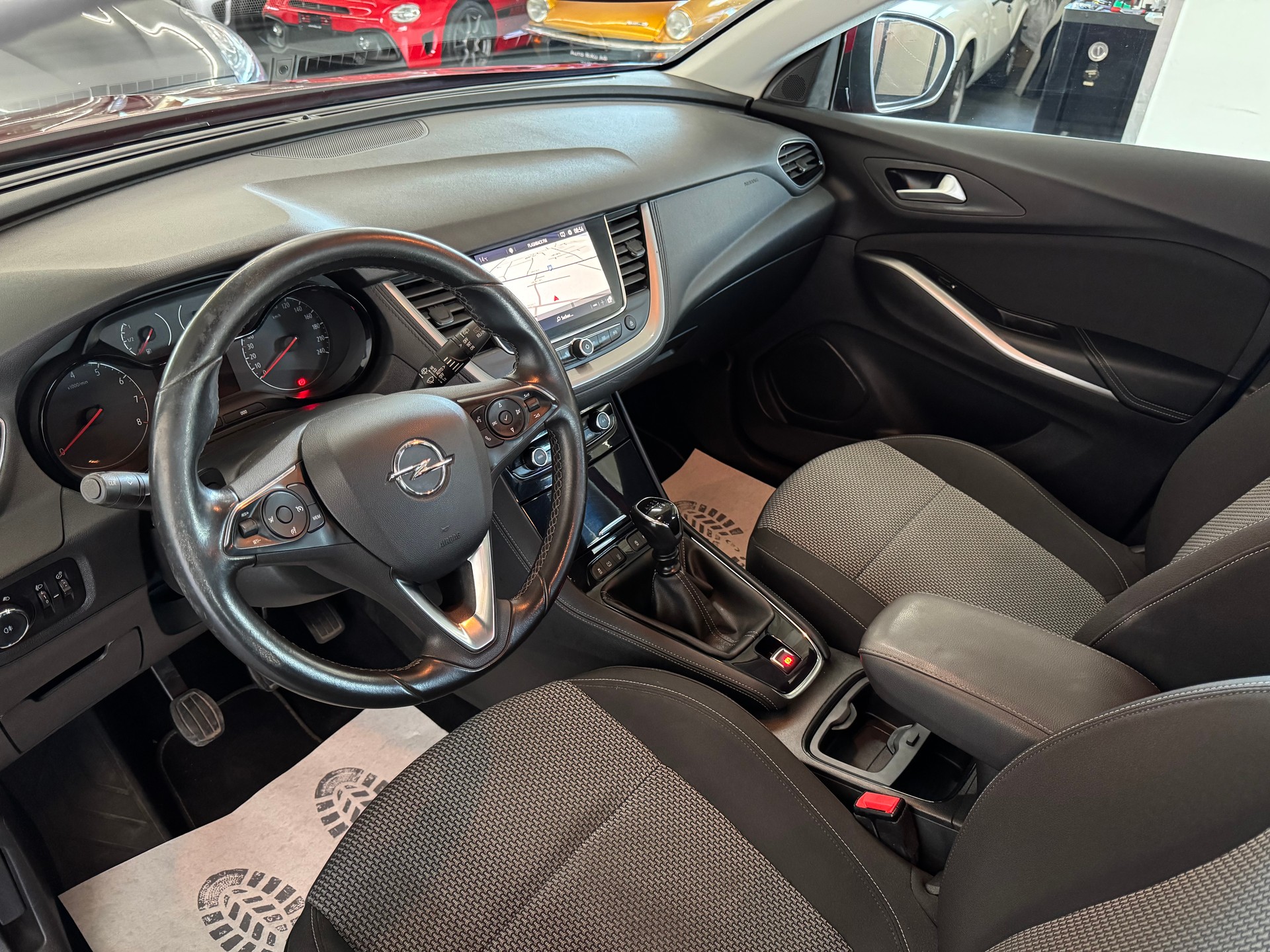 OPEL Grandland X 1.2i TP Ultimate-image-12
