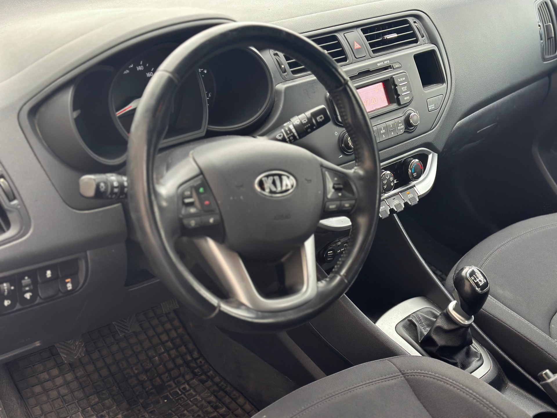 KIA Rio 1.4 CRDi Style-image-9