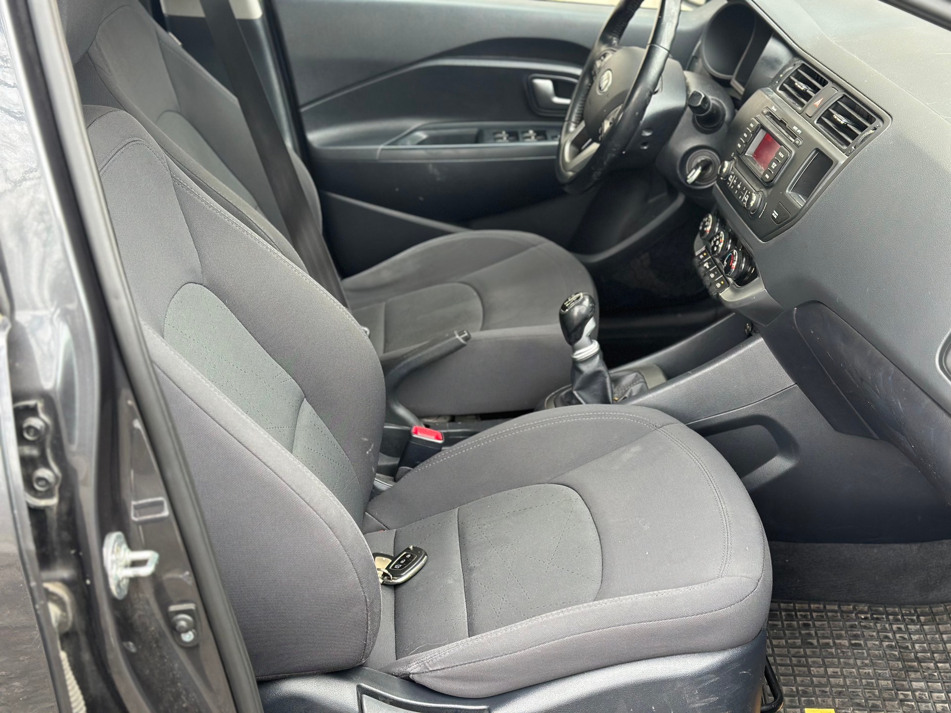 KIA Rio 1.4 CRDi Style-image-7