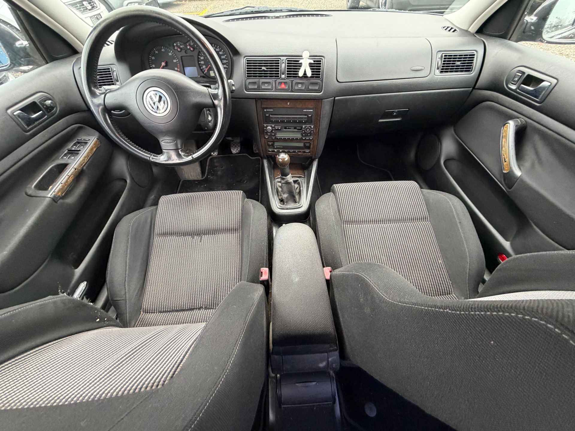 VW Golf 1.8 T GTI-image-10