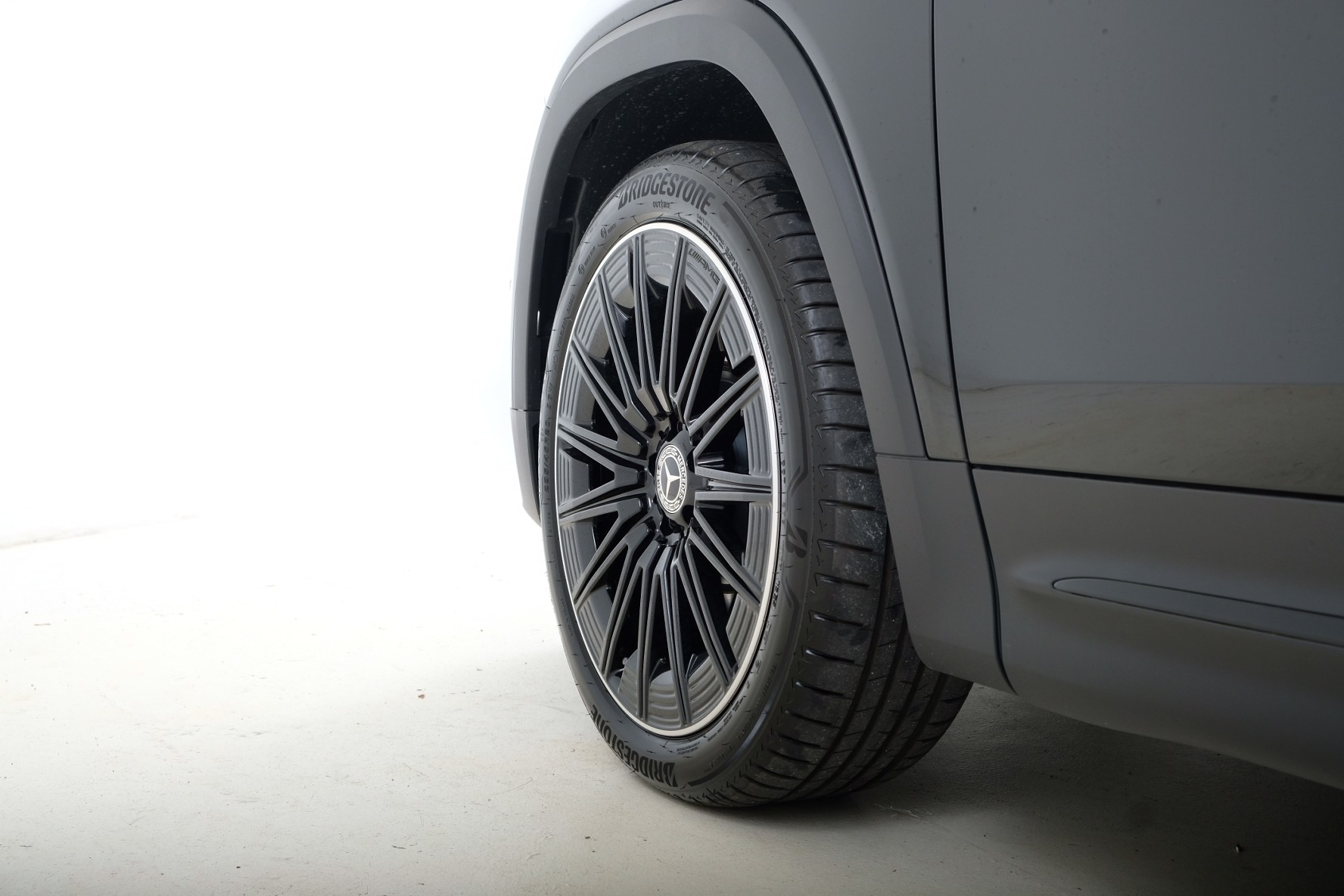 MERCEDES-BENZ GLB 250 4Matic 8G-Tronic-image-5