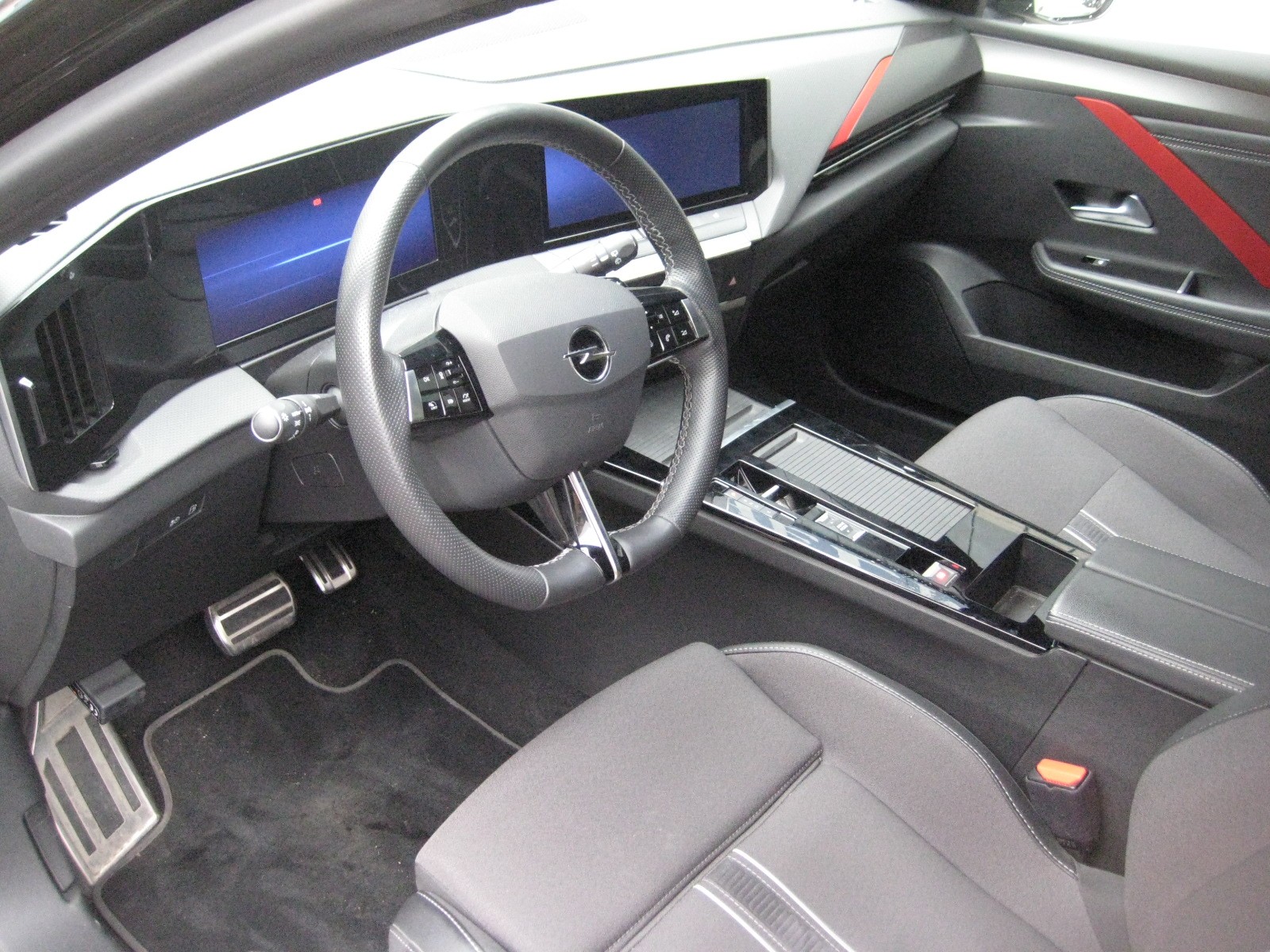 OPEL Astra 1.6 PHEV Turbo Swiss Plus A-image-5