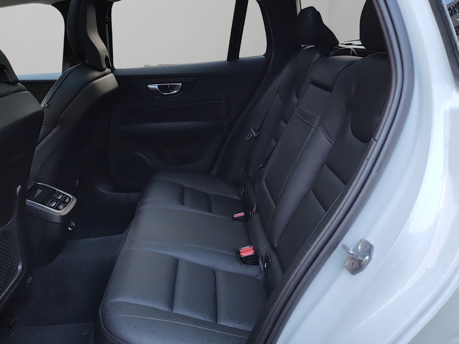 VOLVO V60 T6 AWD Inscription Geartronic-image-15