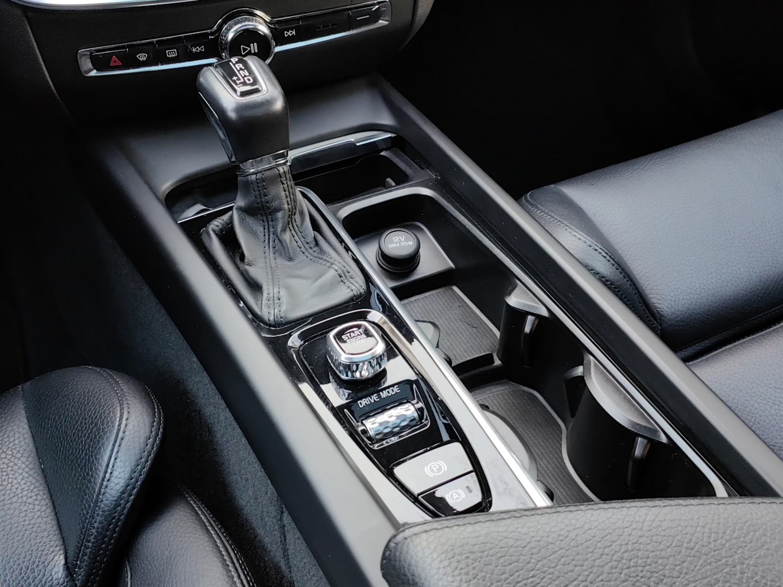 VOLVO V60 T6 AWD Inscription Geartronic-image-11
