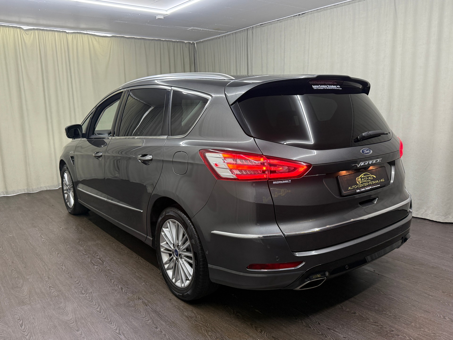 FORD S-Max 2.0 TDCi Vignale PowerShift-image-5