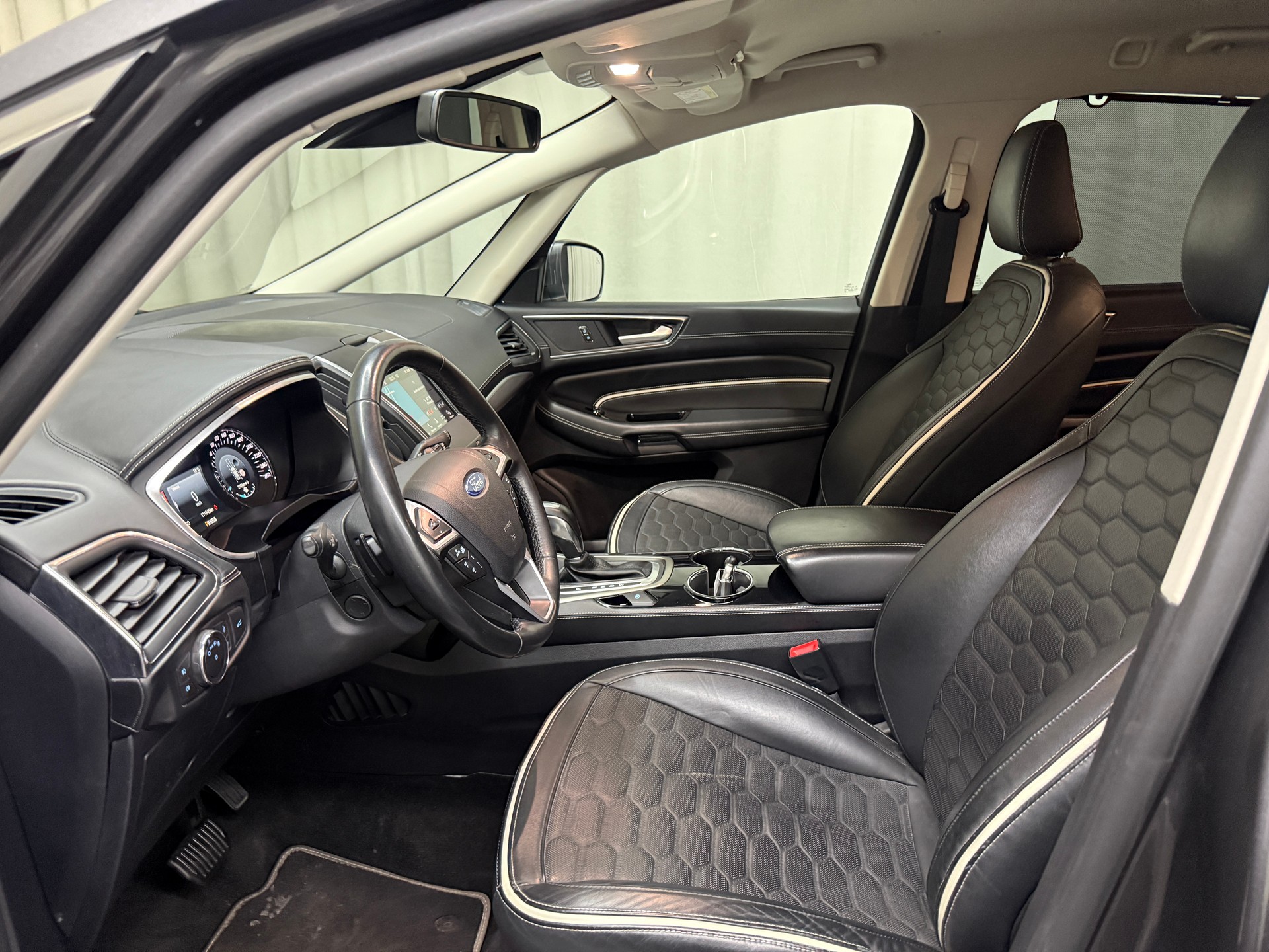 FORD S-Max 2.0 TDCi Vignale PowerShift-image-6