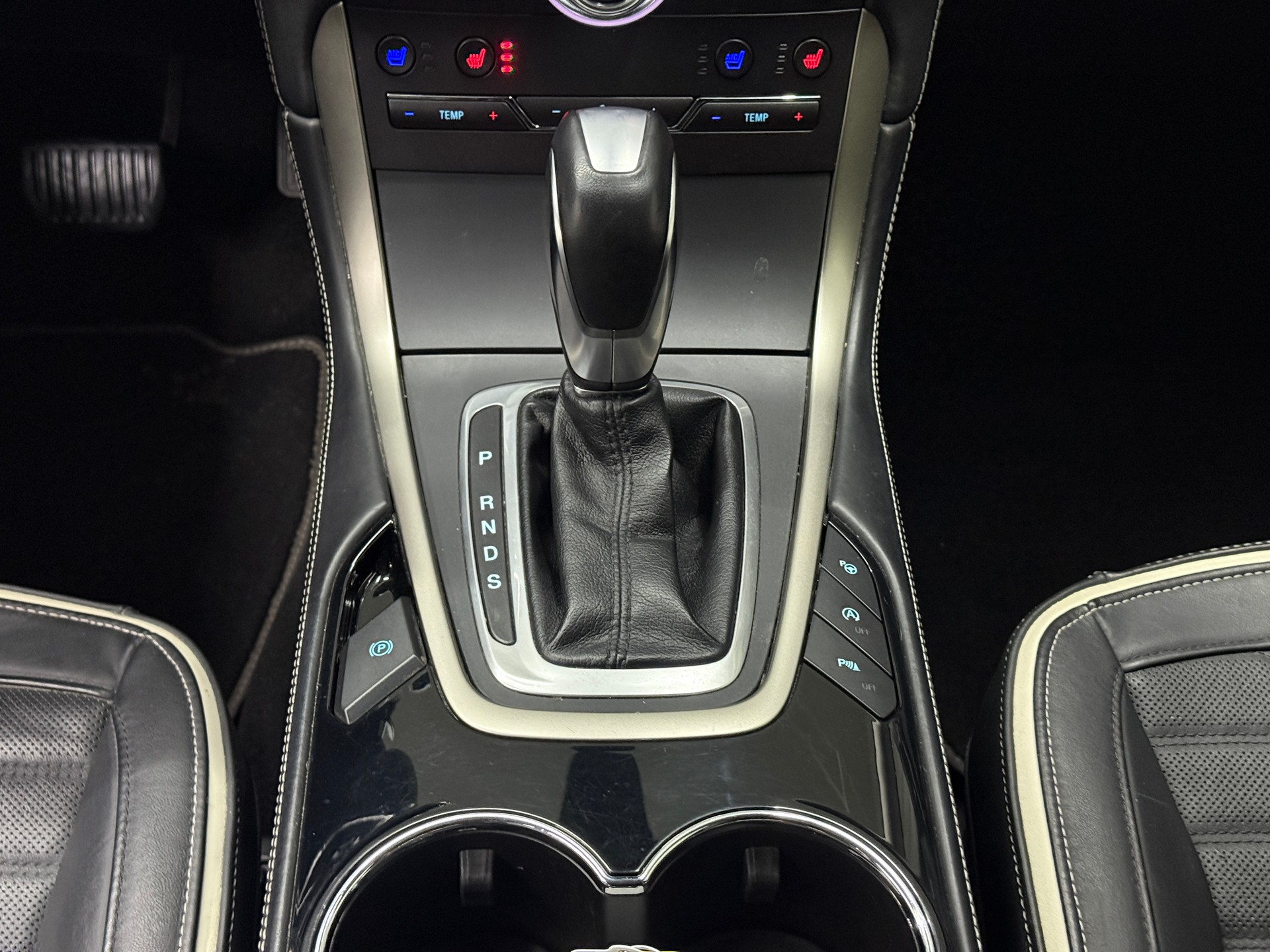 FORD S-Max 2.0 TDCi Vignale PowerShift-image-14
