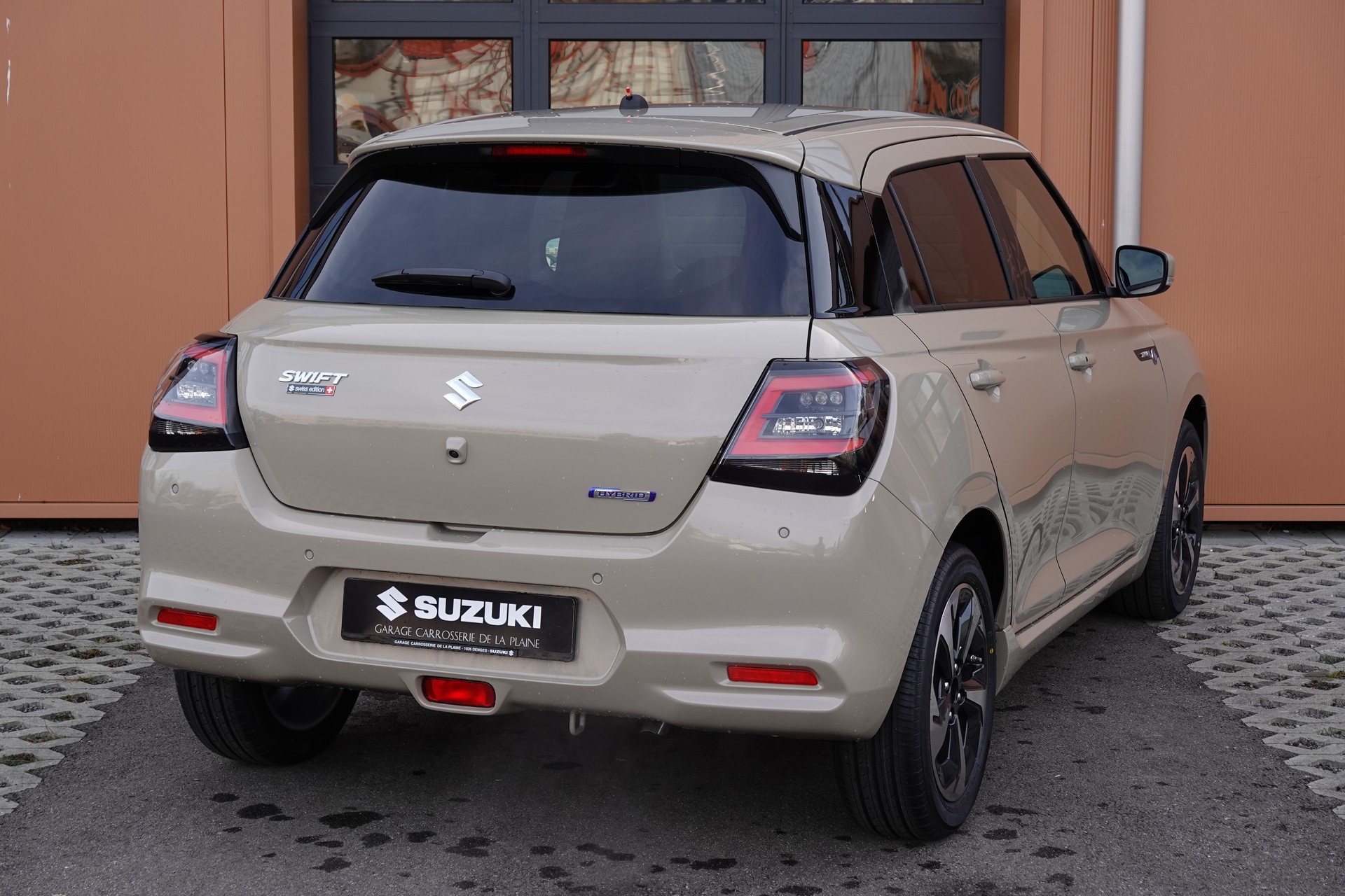 SUZUKI Swift 1.2 Sakura Top Hybrid CVT - "Edition Limitée * 5 ans de garantie * Clim Auto * Rétroviseur Elect. Rabattable"-image-7