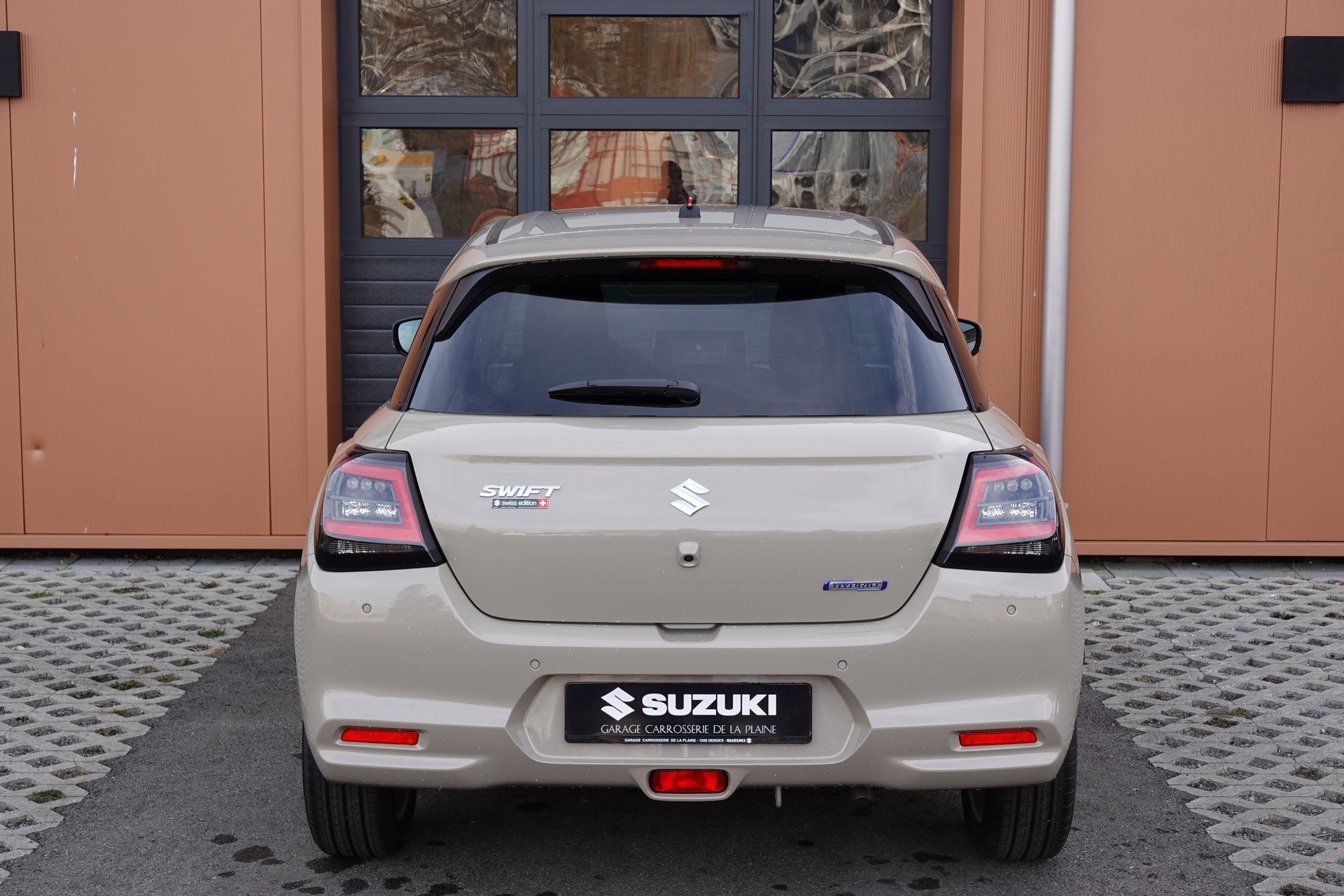 SUZUKI Swift 1.2 Sakura Top Hybrid CVT - "Edition Limitée * 5 ans de garantie * Clim Auto * Rétroviseur Elect. Rabattable"-image-8