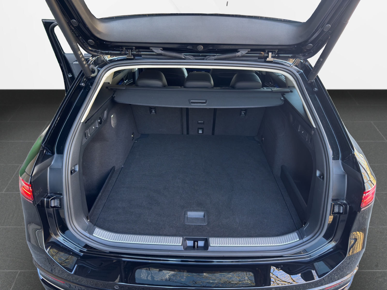 VW Passat Variant 2.0 TDI evo Elegance 4 Motion DSG-image-15