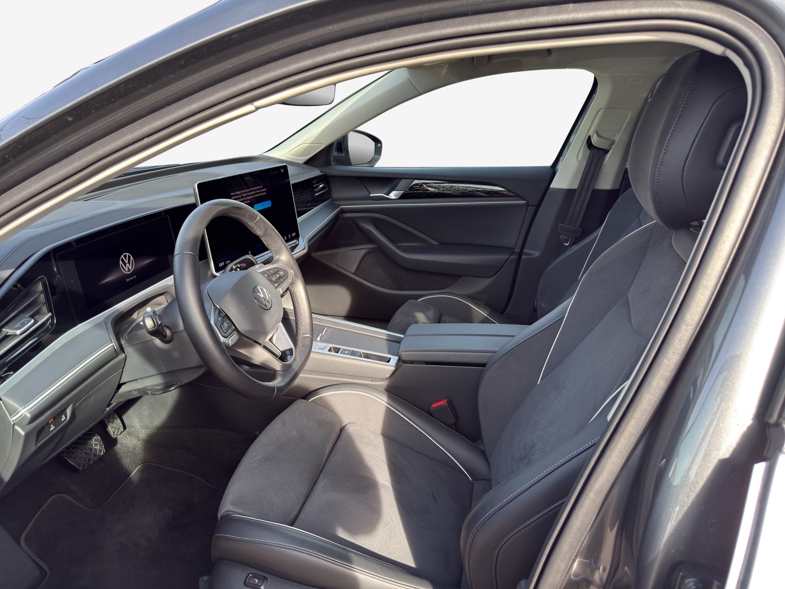 VW Passat Variant 2.0 TDI evo Business 4 Motion DSG-image-7