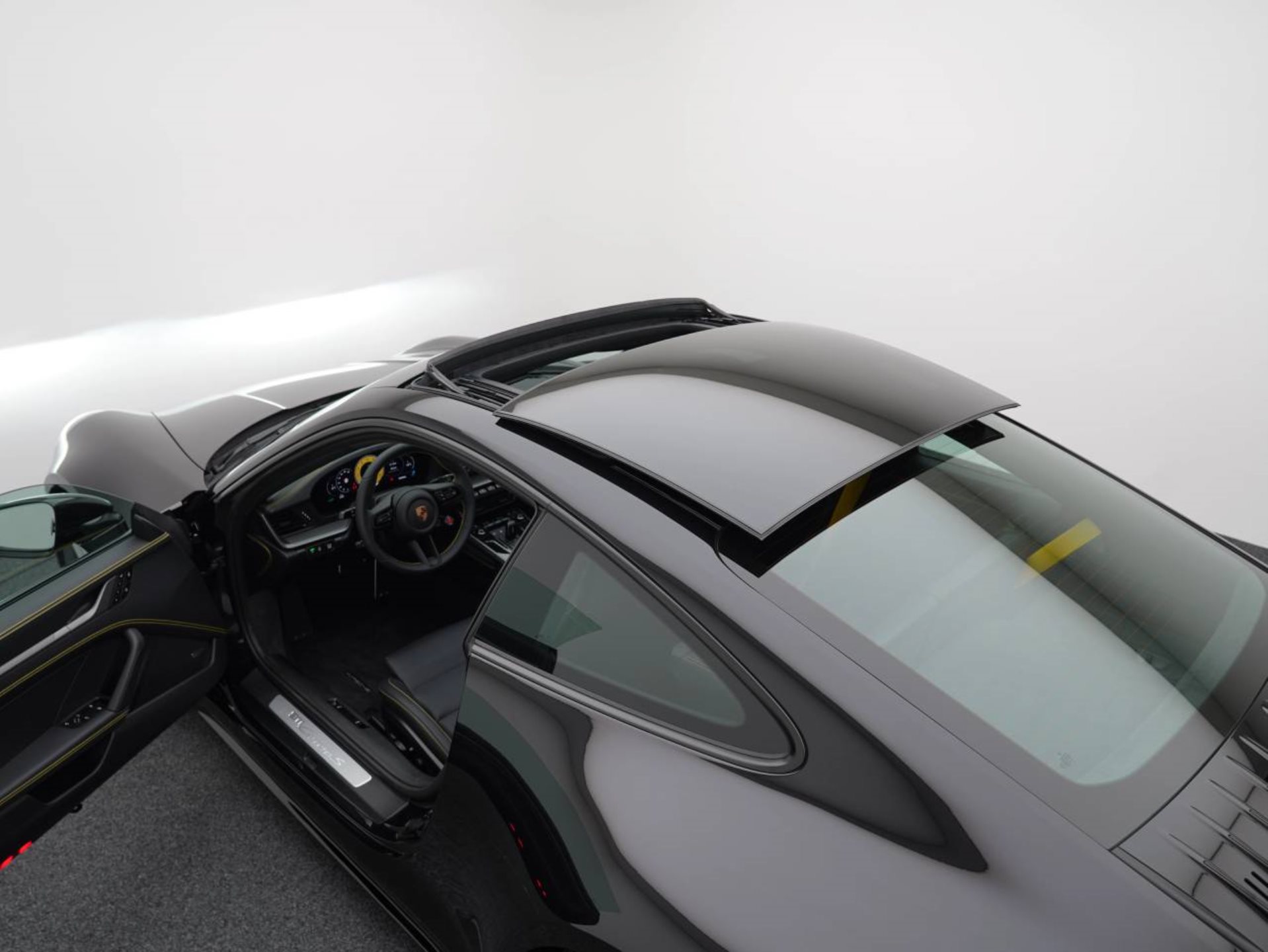 PORSCHE 911 Carrera S-image-30