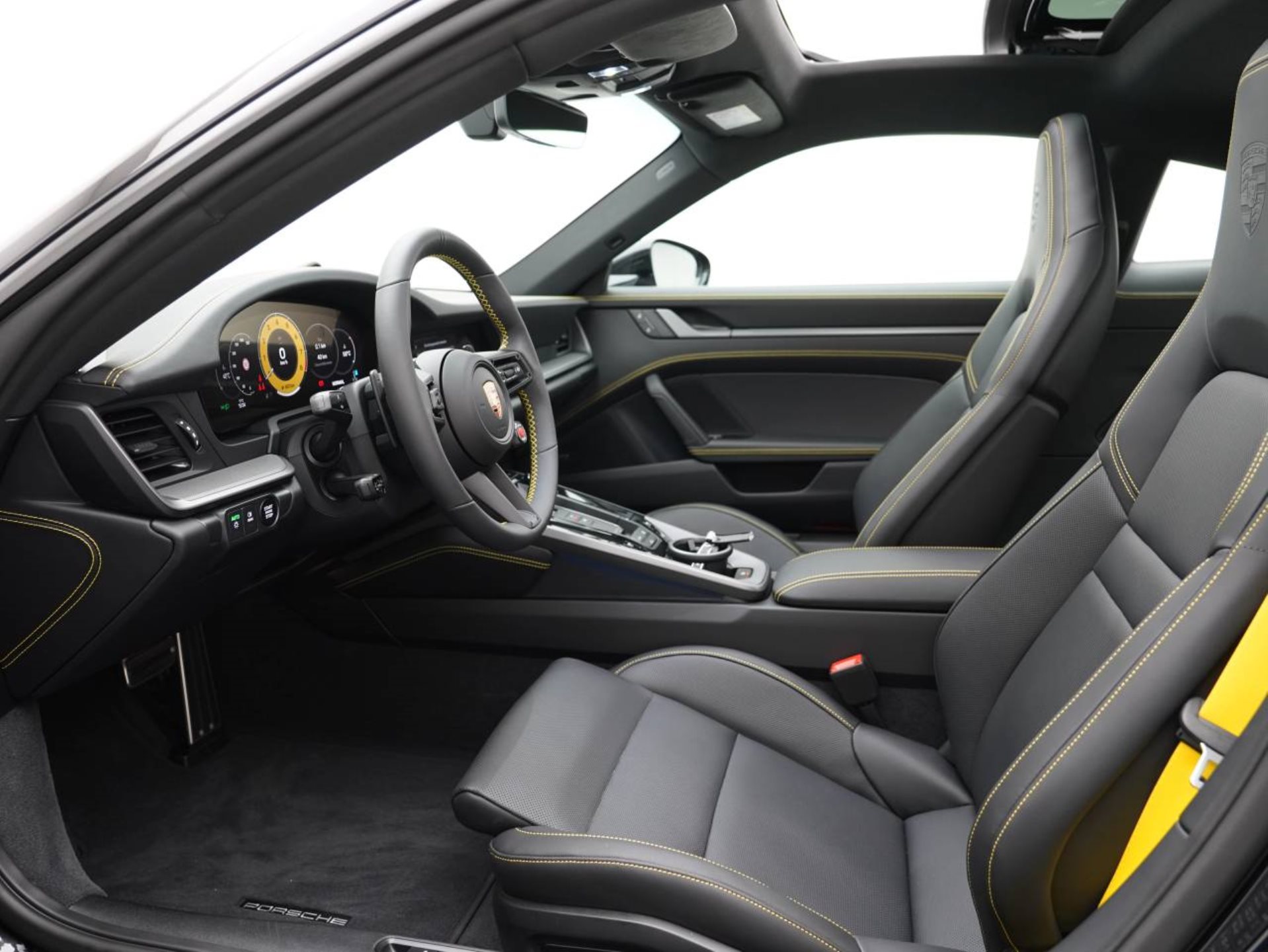 PORSCHE 911 Carrera S-image-4