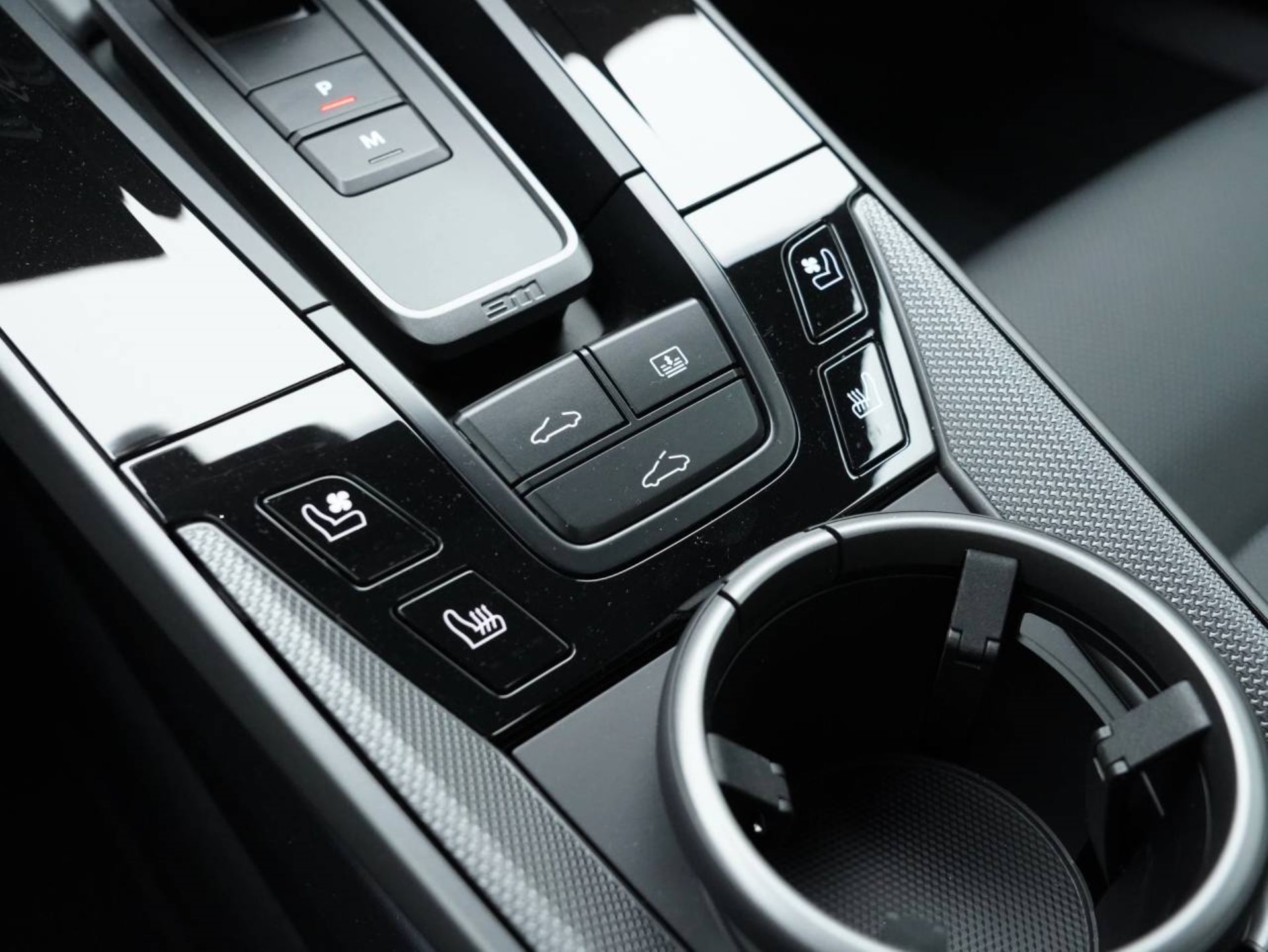 PORSCHE 911 Carrera S-image-19