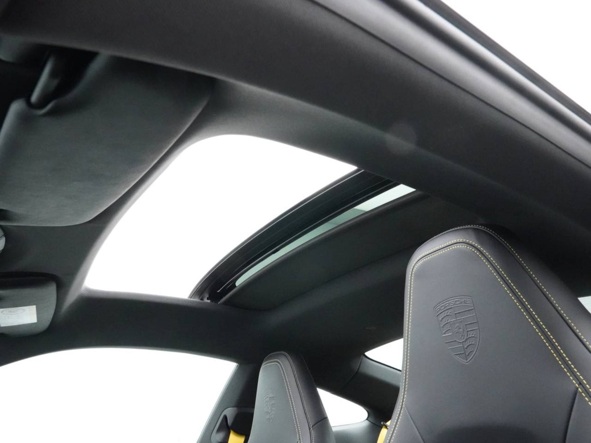 PORSCHE 911 Carrera S-image-31