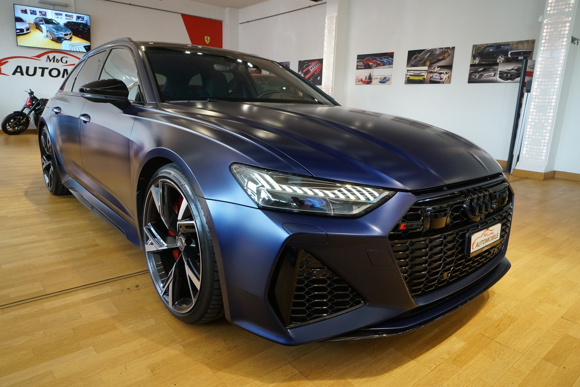 AUDI RS6 Avant 4.0 TFSI V8 quattro Matteffekt Audi exclusive-showroom-element-2