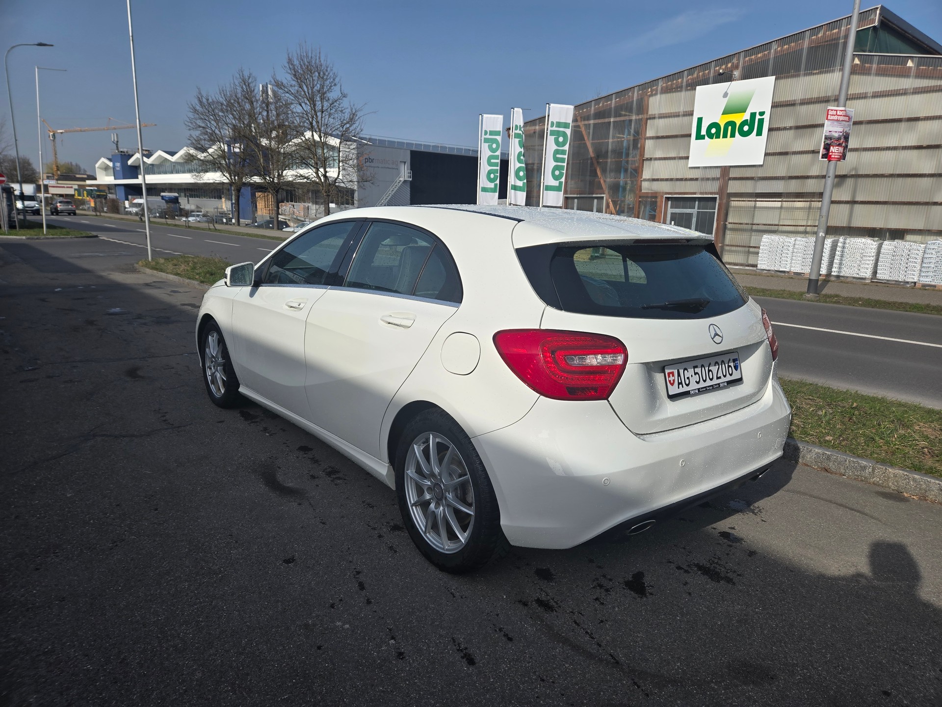 MERCEDES-BENZ A 250 Urban 4Matic 7G-DCT-image-4
