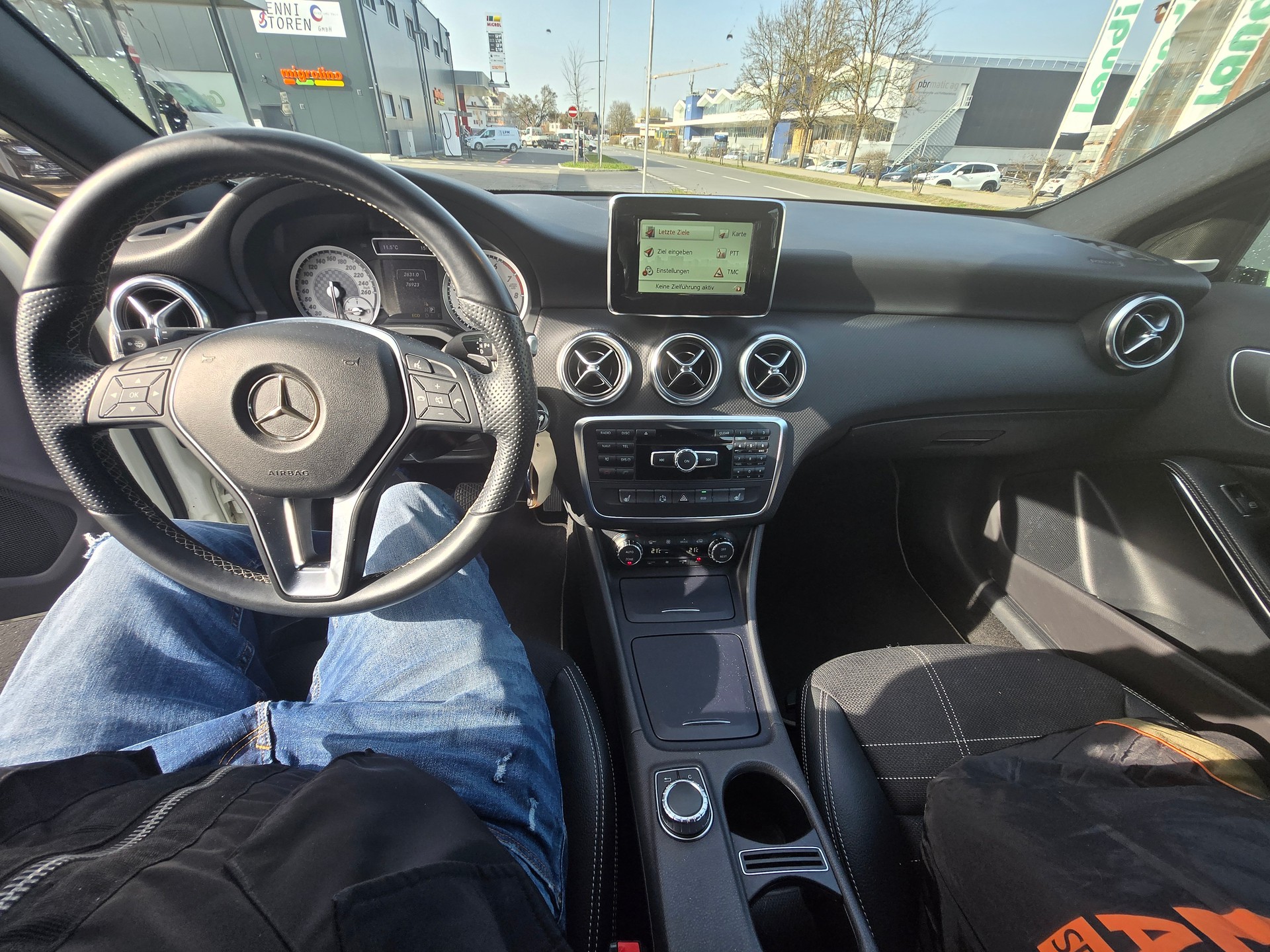 MERCEDES-BENZ A 250 Urban 4Matic 7G-DCT-image-10