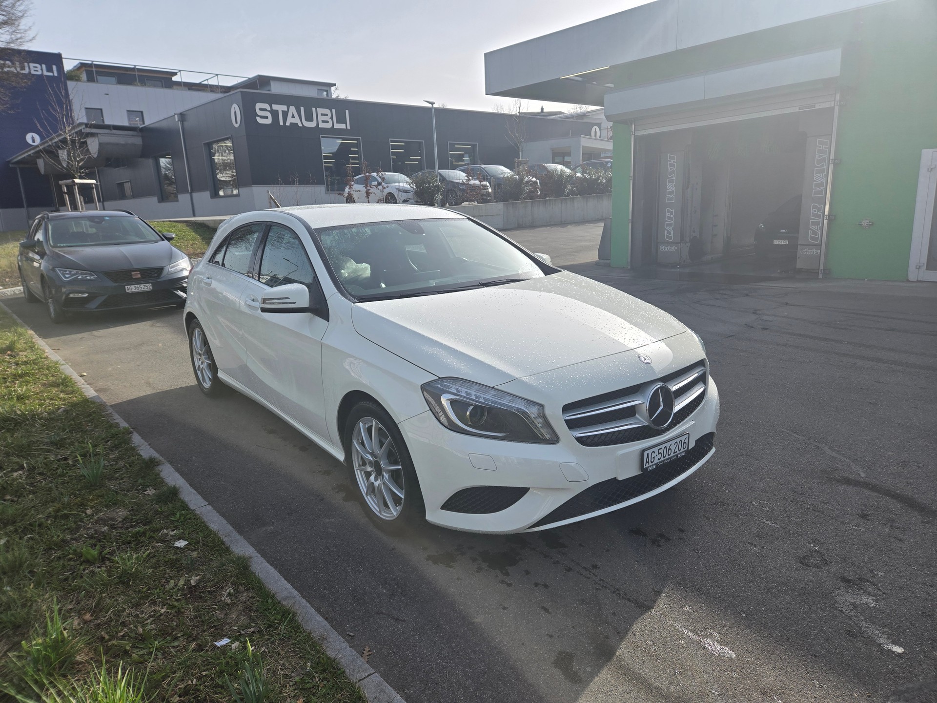 MERCEDES-BENZ A 250 Urban 4Matic 7G-DCT-image-1