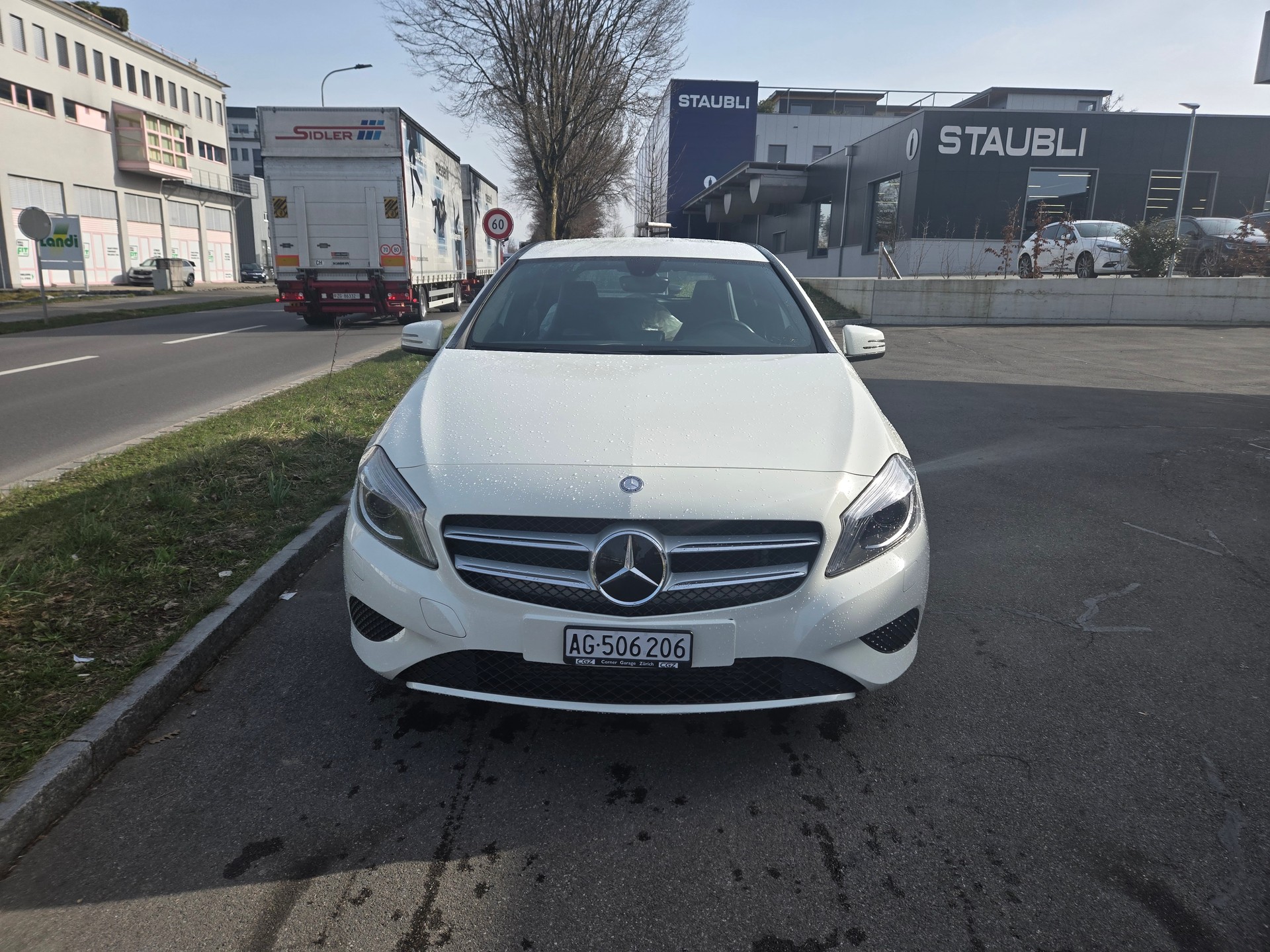 MERCEDES-BENZ A 250 Urban 4Matic 7G-DCT-image-2