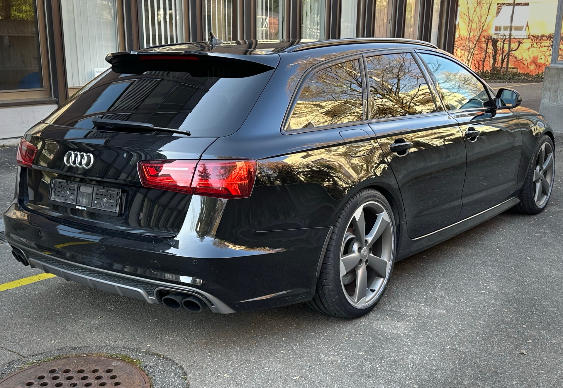AUDI S6 Avant 4.0 TFSI V8 quattro S-tronic-image-2