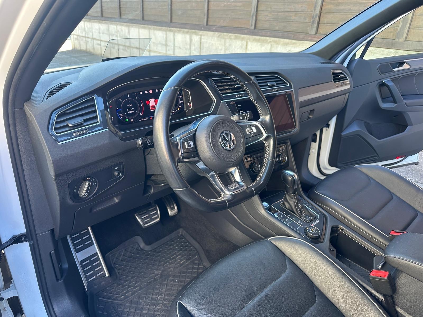 VW Tiguan 2.0 TDI SCR-Line Highline 4Motion DSG-image-8