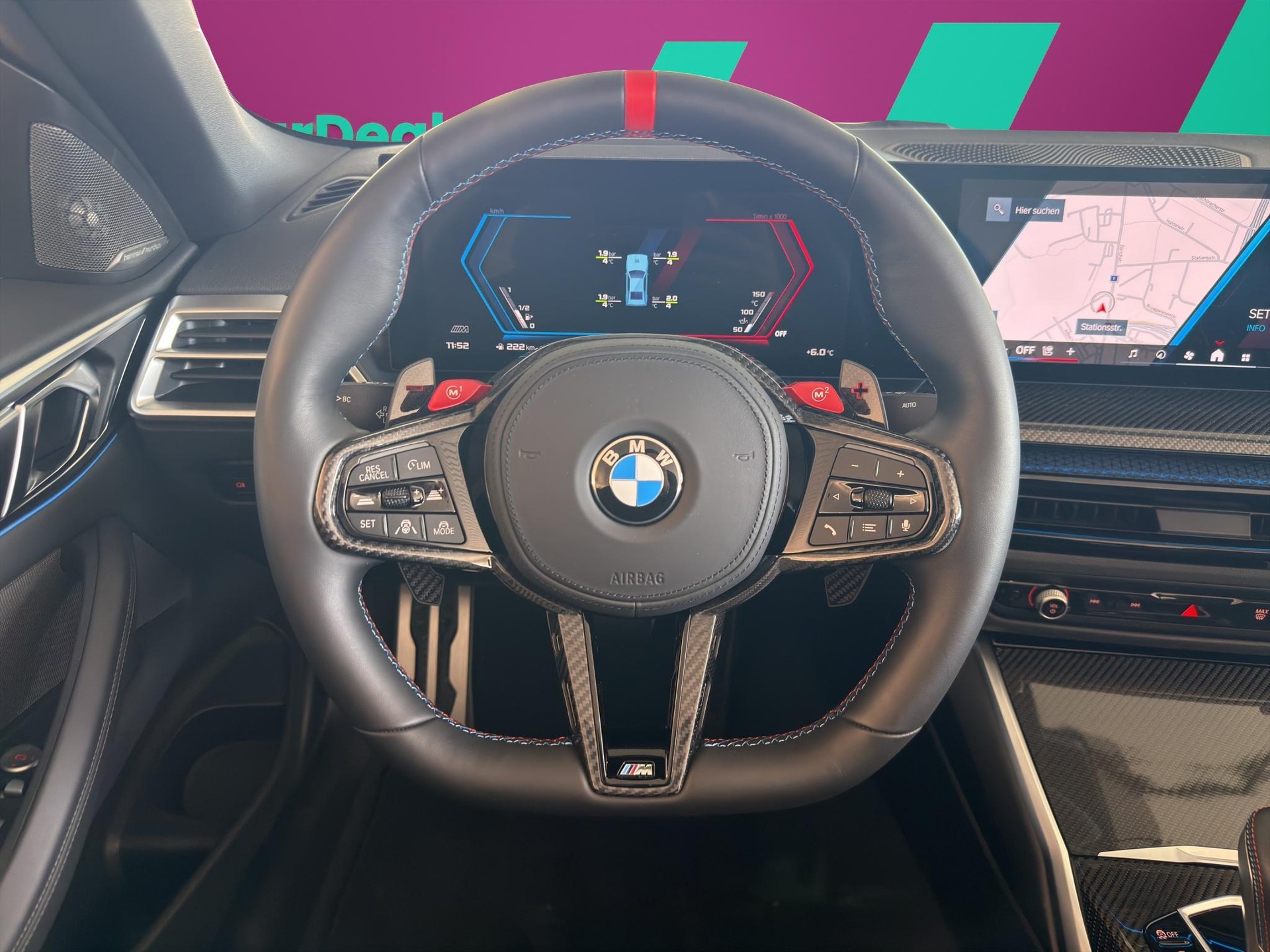BMW M4 Competition xDrive Cabrio-image-13