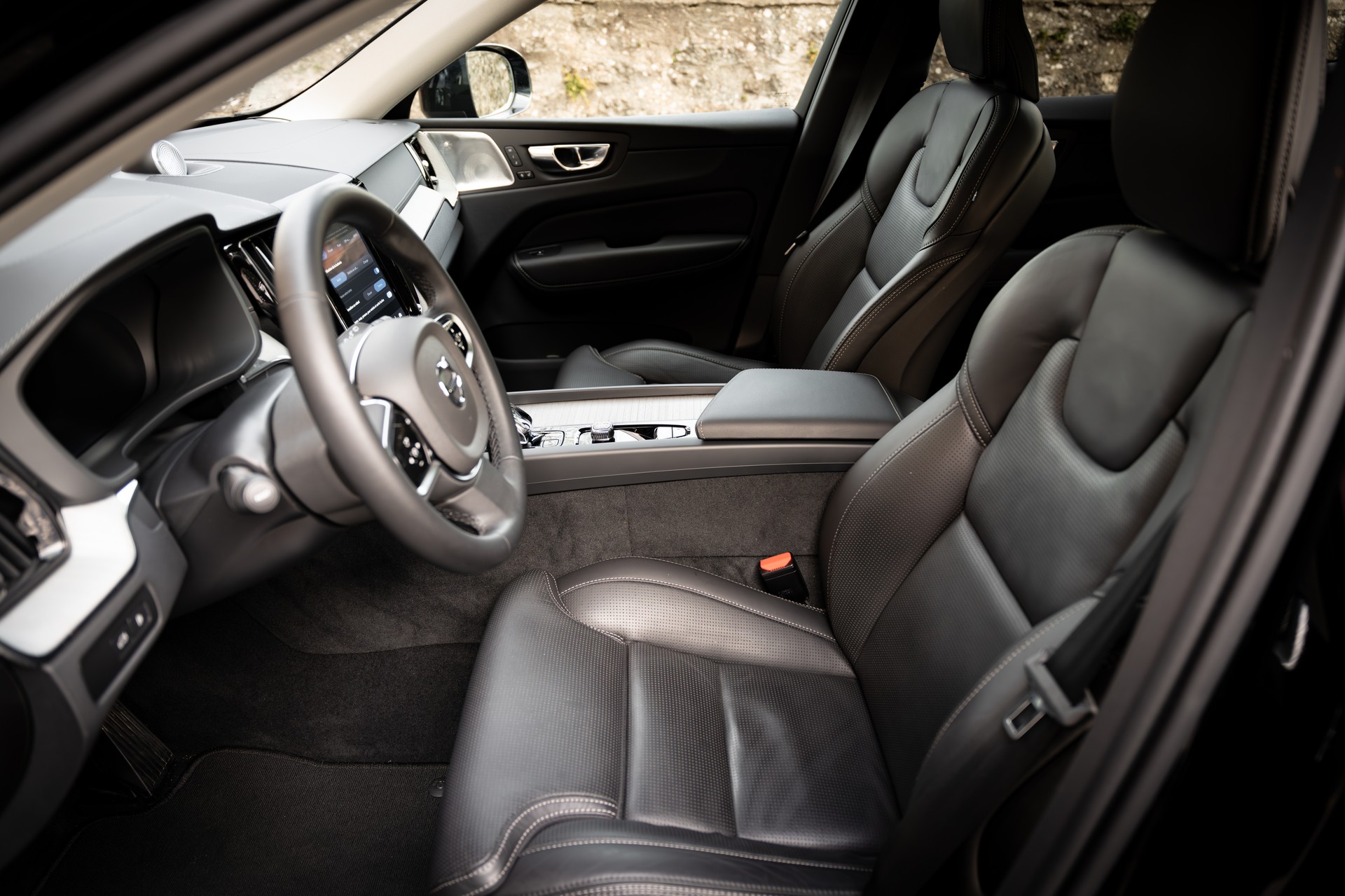 VOLVO XC60 T8 eAWD PluginHybrid Ultra Dark Geartronic-image-10