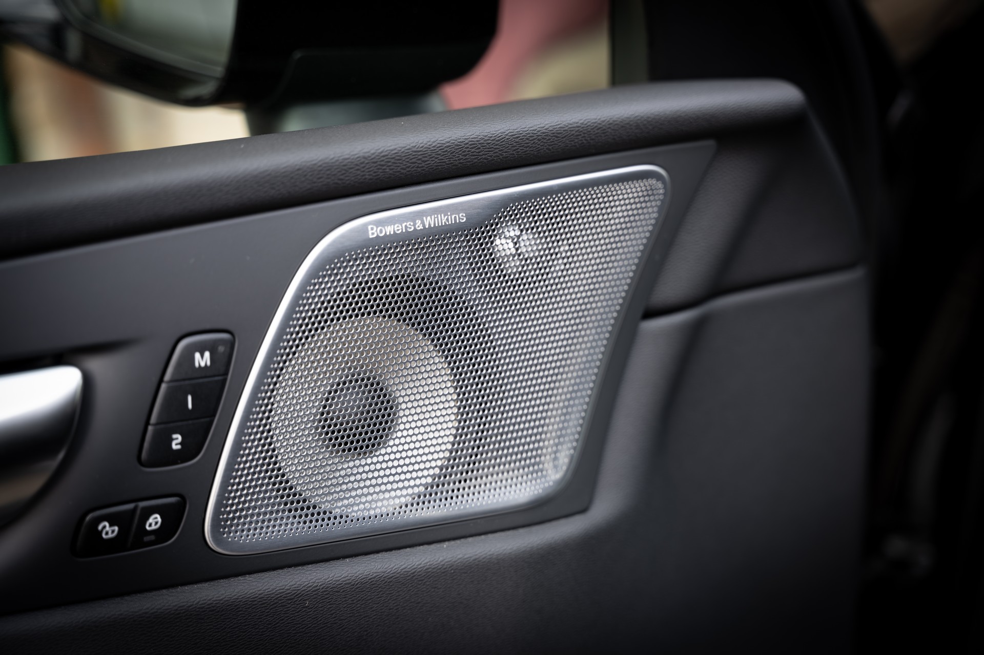 VOLVO XC60 T8 eAWD PluginHybrid Ultra Dark Geartronic-image-14