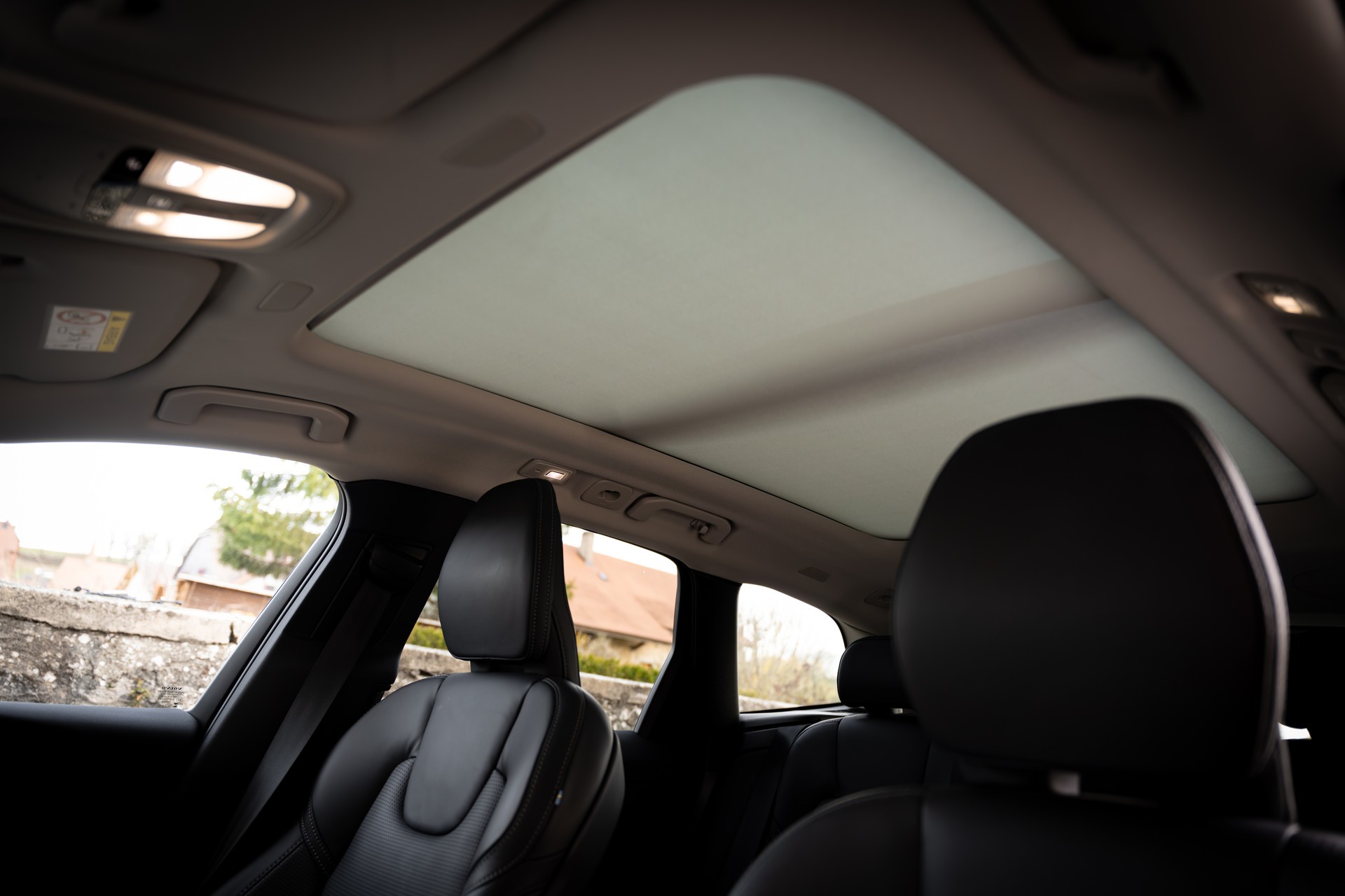 VOLVO XC60 T8 eAWD PluginHybrid Ultra Dark Geartronic-image-12